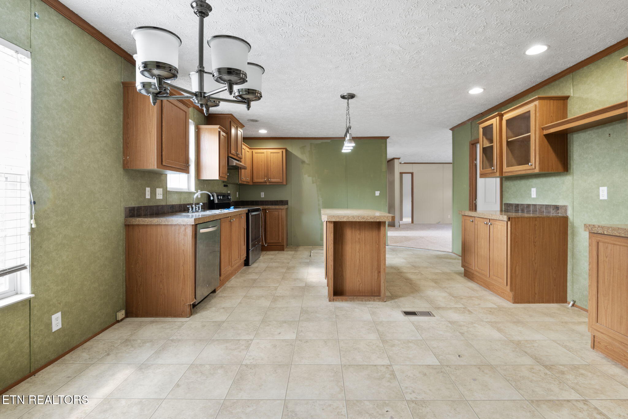902 Oak Village Court Dandridge TN 37725