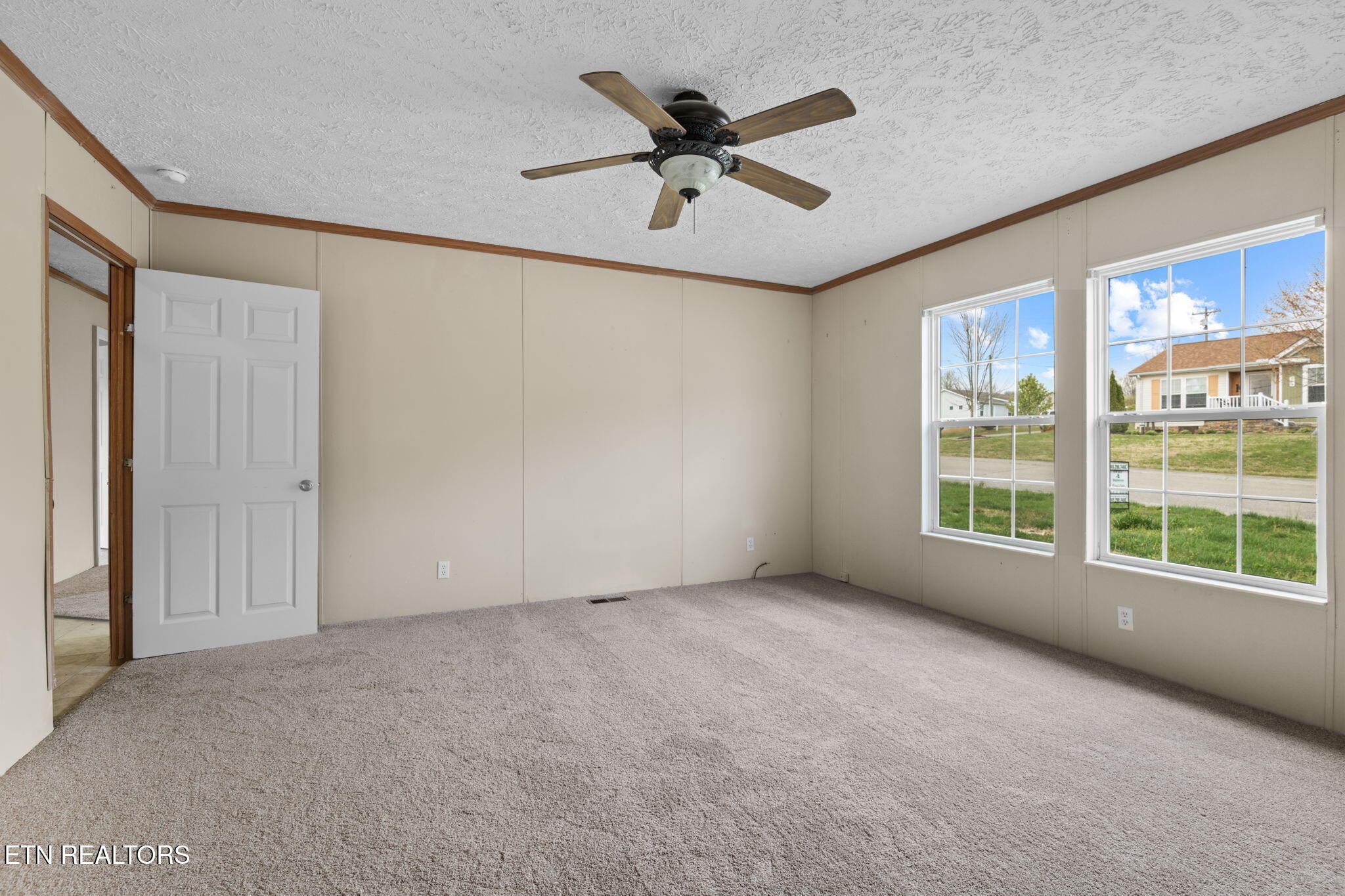 902 Oak Village Court Dandridge TN 37725