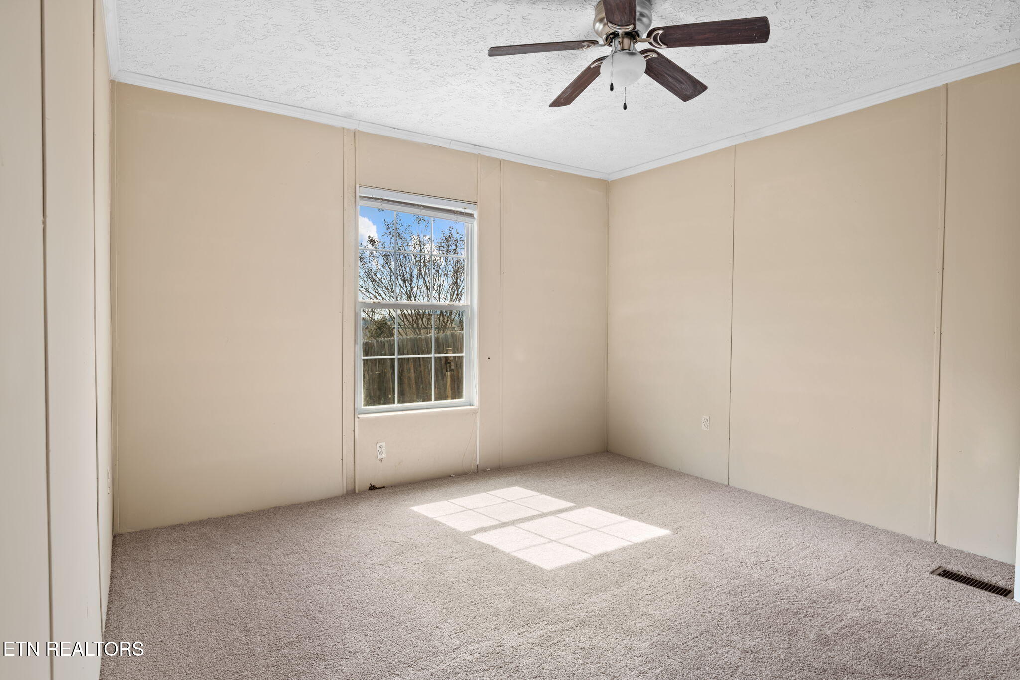 902 Oak Village Court Dandridge TN 37725