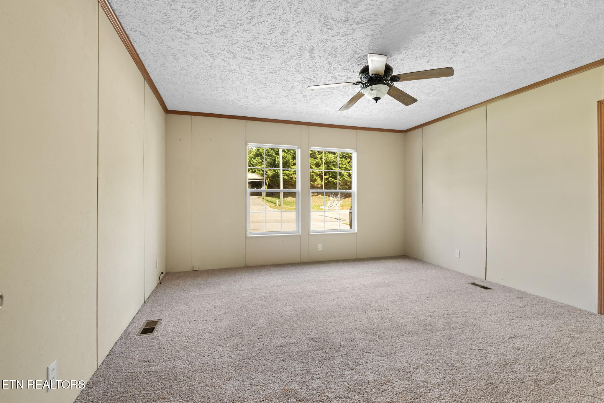902 Oak Village Court Dandridge TN 37725