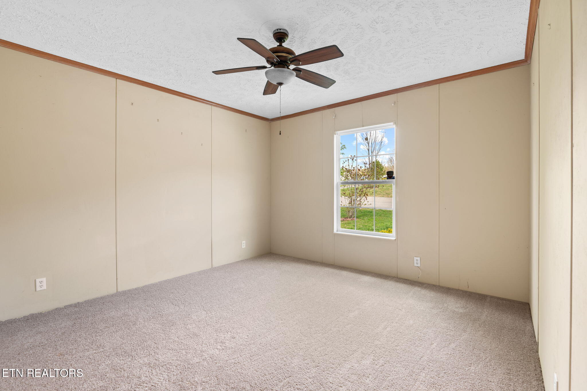 902 Oak Village Court Dandridge TN 37725