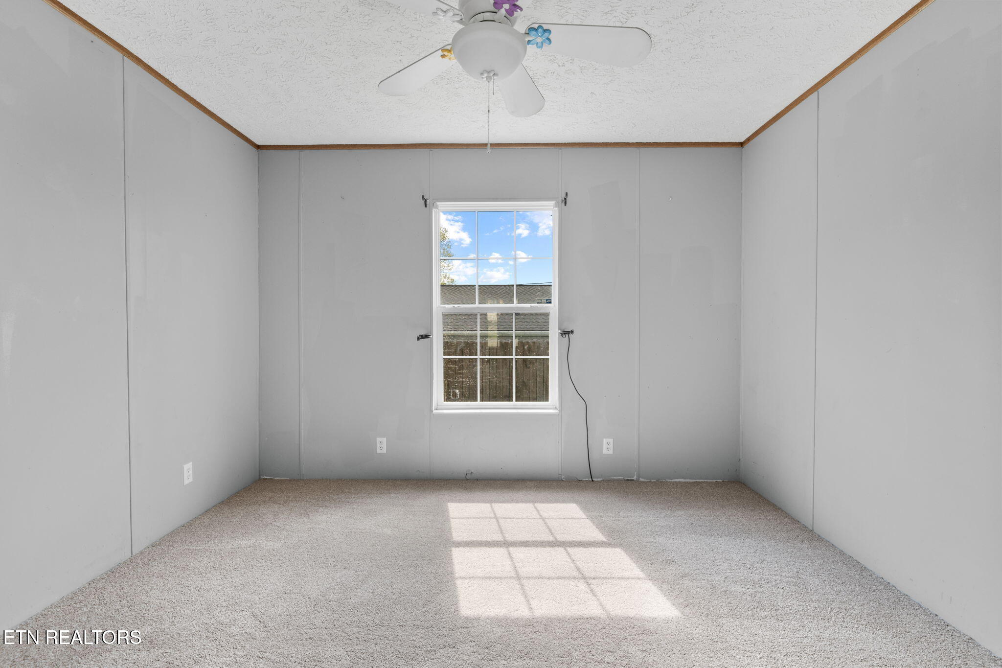 902 Oak Village Court Dandridge TN 37725