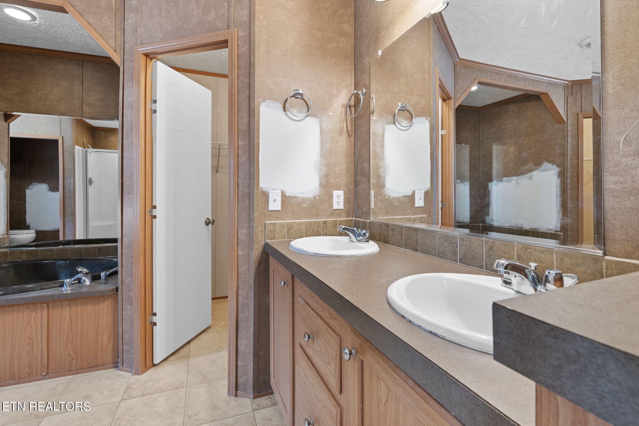 902 Oak Village Court Dandridge TN 37725