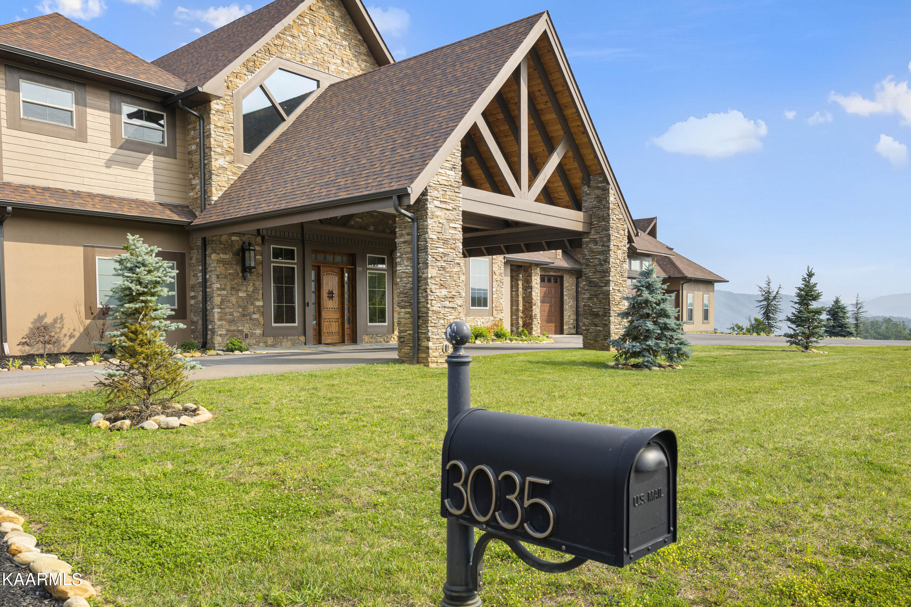3035 Smoky Bluff Trail Sevierville TN 37862