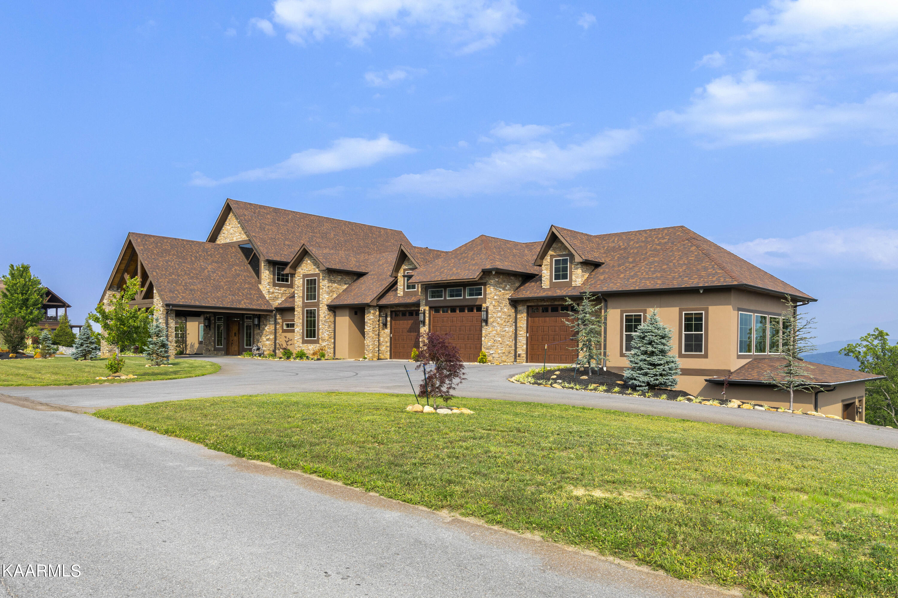 3035 Smoky Bluff Trail Sevierville TN 37862