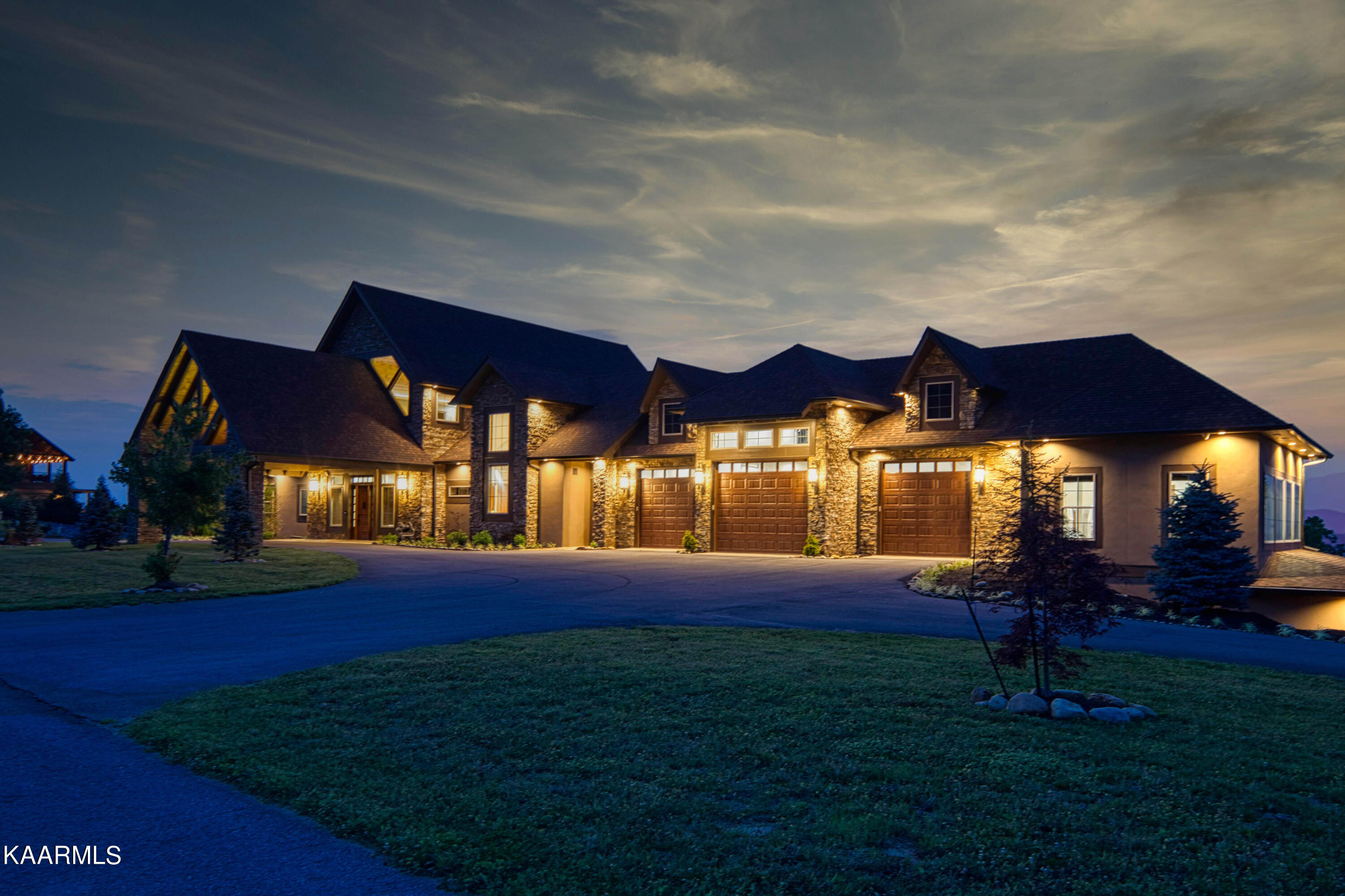 3035 Smoky Bluff Trail Sevierville TN 37862