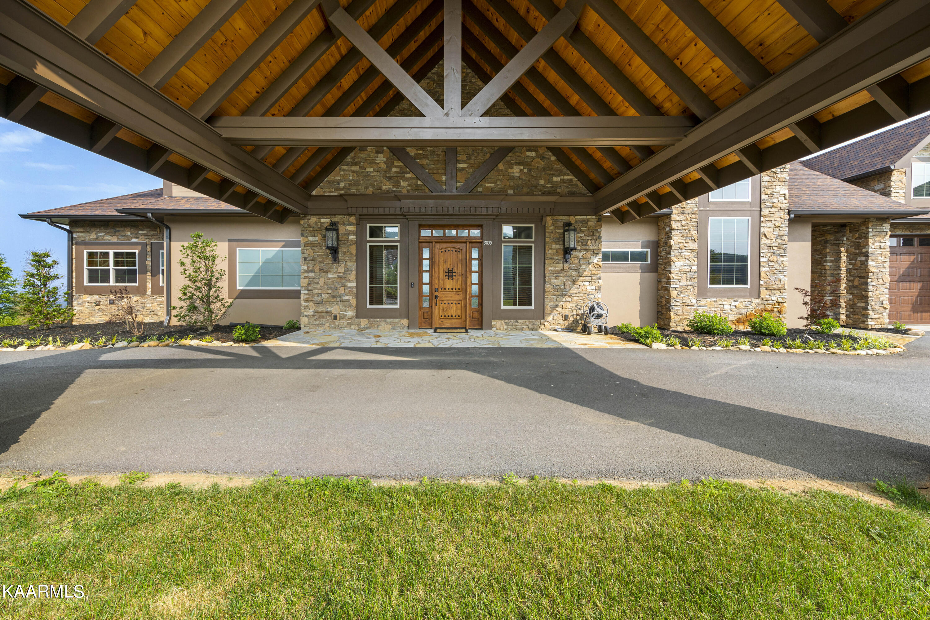 3035 Smoky Bluff Trail Sevierville TN 37862