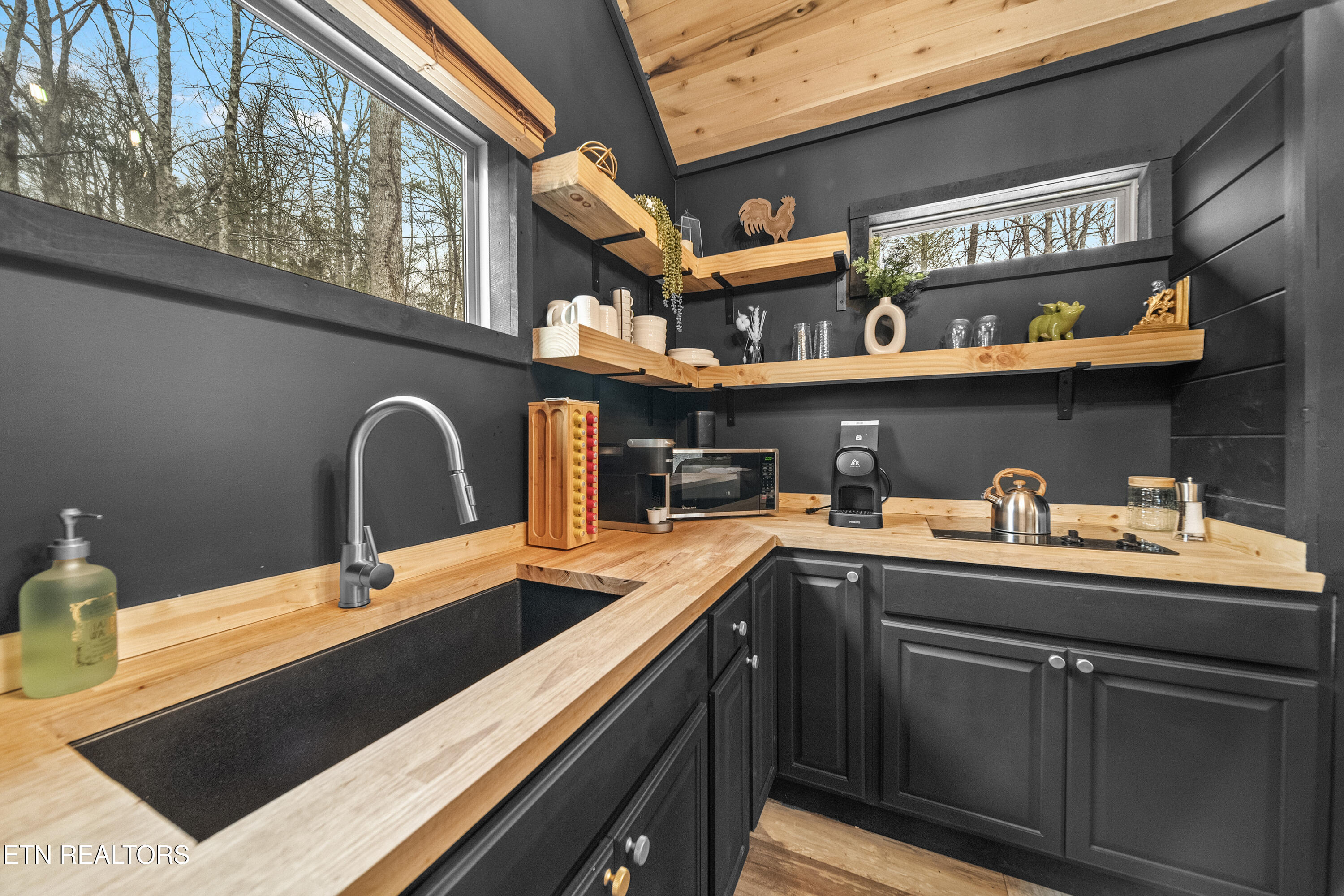 1079 Shell Mountain Road Sevierville TN 37876