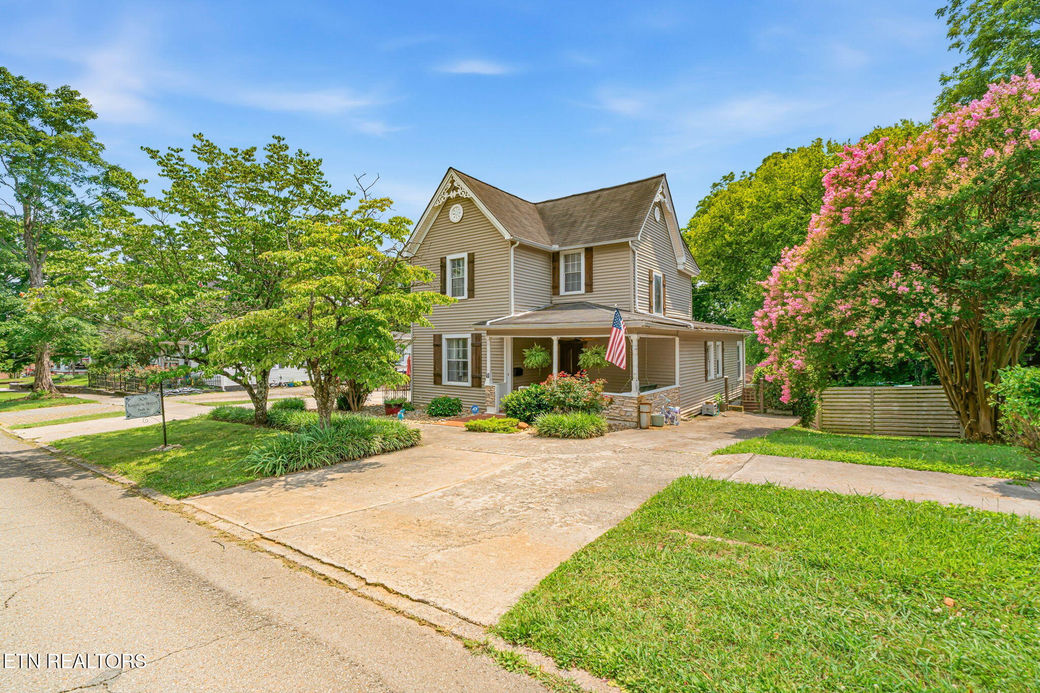 306 Kingston Street Lenoir City TN 37771