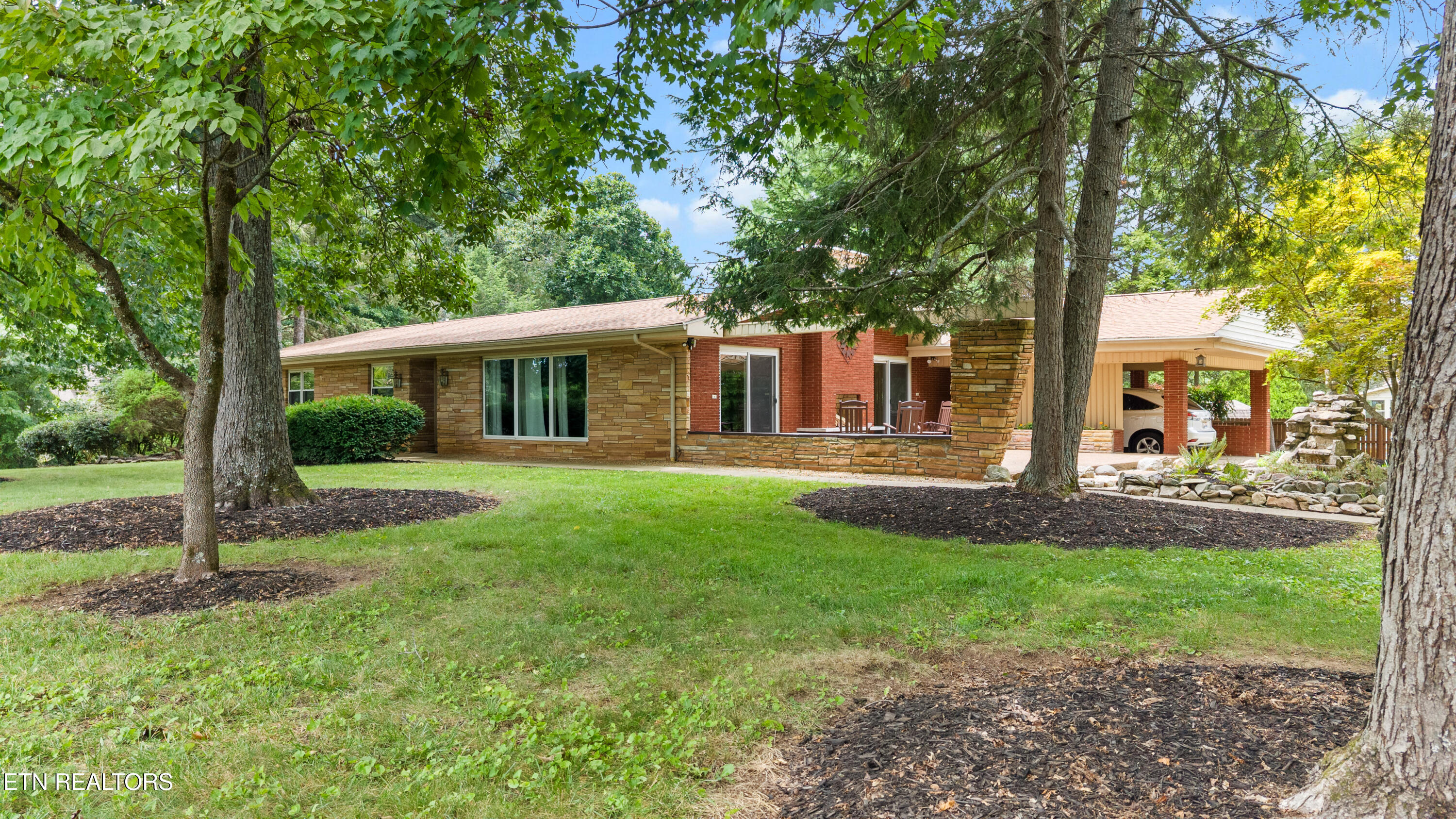 1022 Peterson Lane Maryville TN 37803