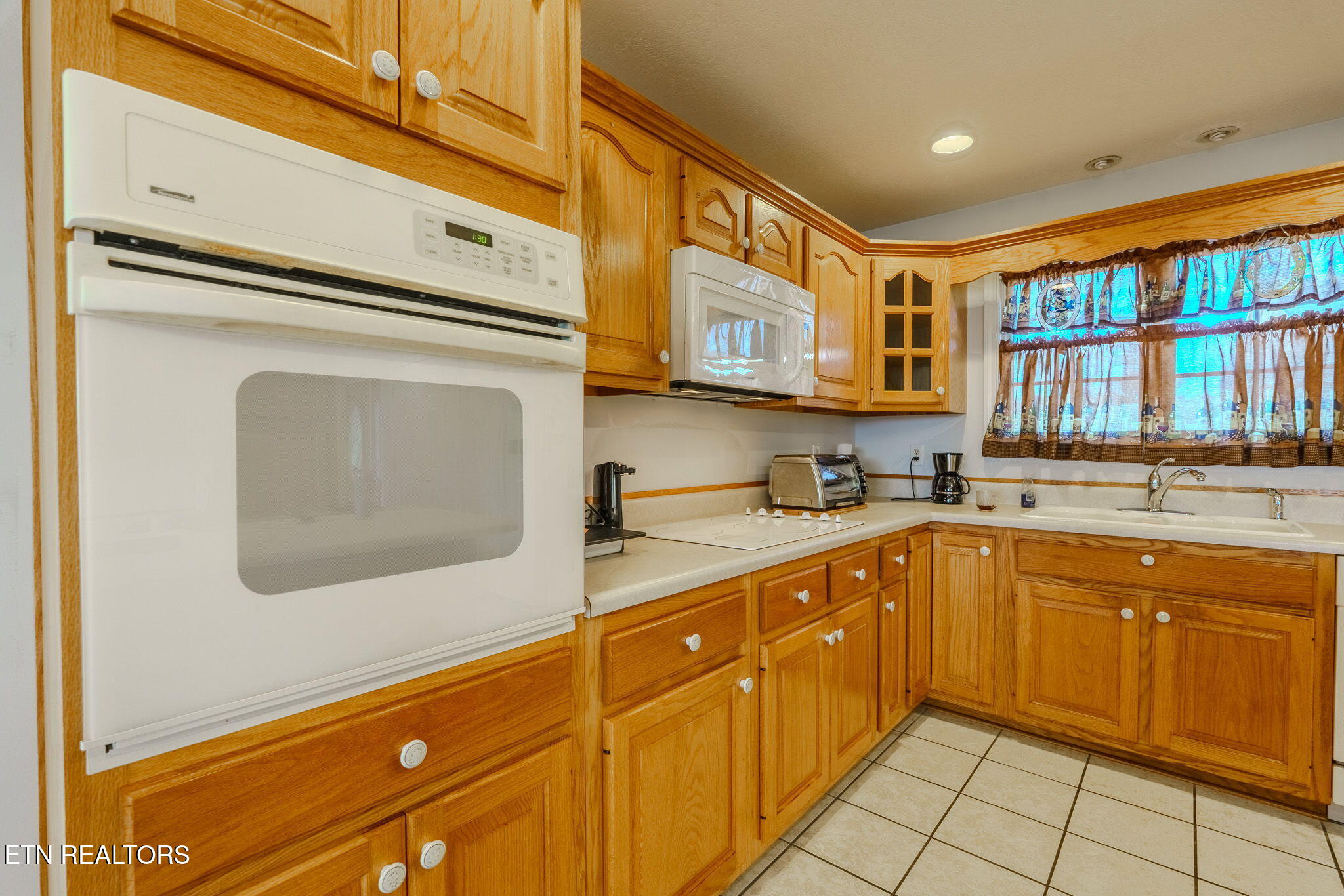 2723 Madison Ridge Sevierville TN 37876