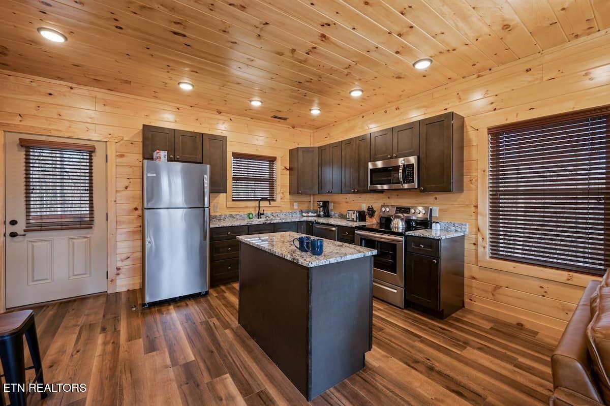 1808 Spring Hill Drive Sevierville TN 37876