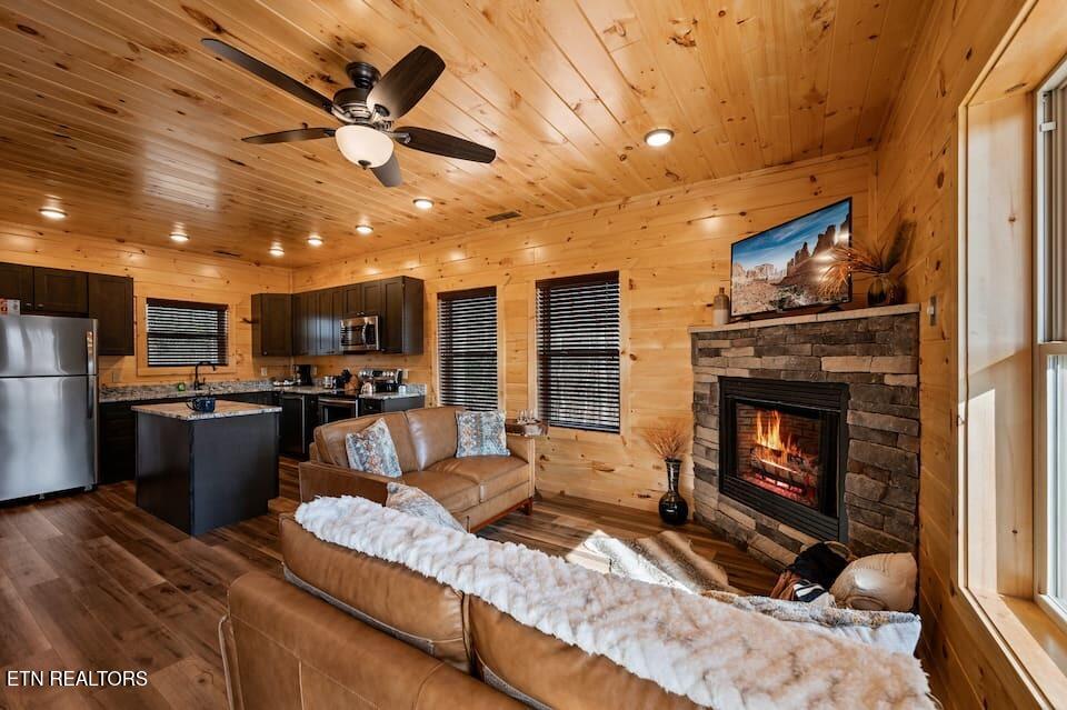 1808 Spring Hill Drive Sevierville TN 37876