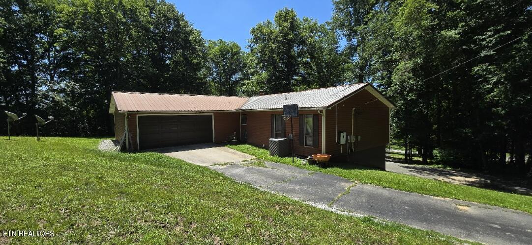 346 Hc Smith Drive Oneida TN 37841