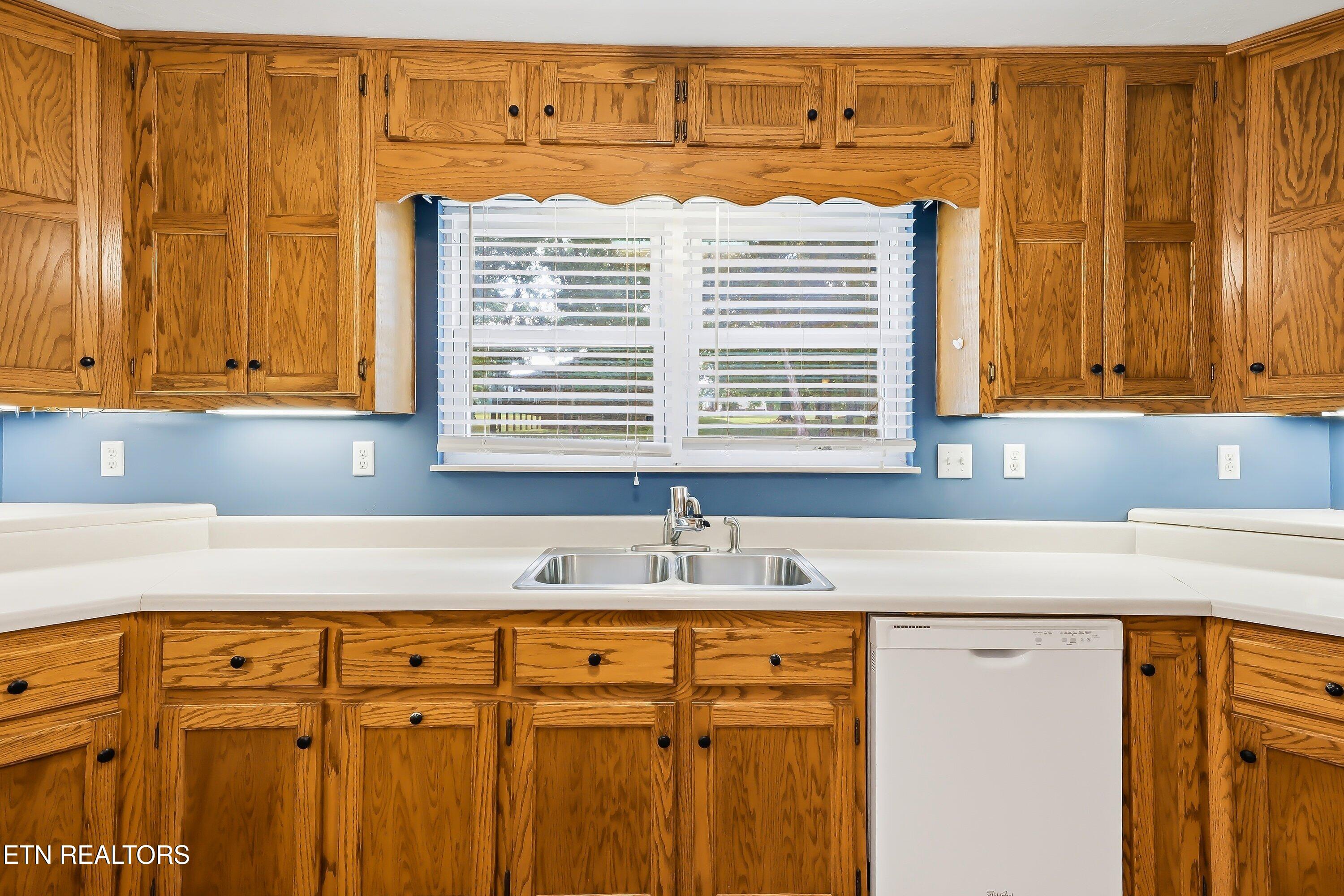 677 Bethel Road Clinton TN 37716