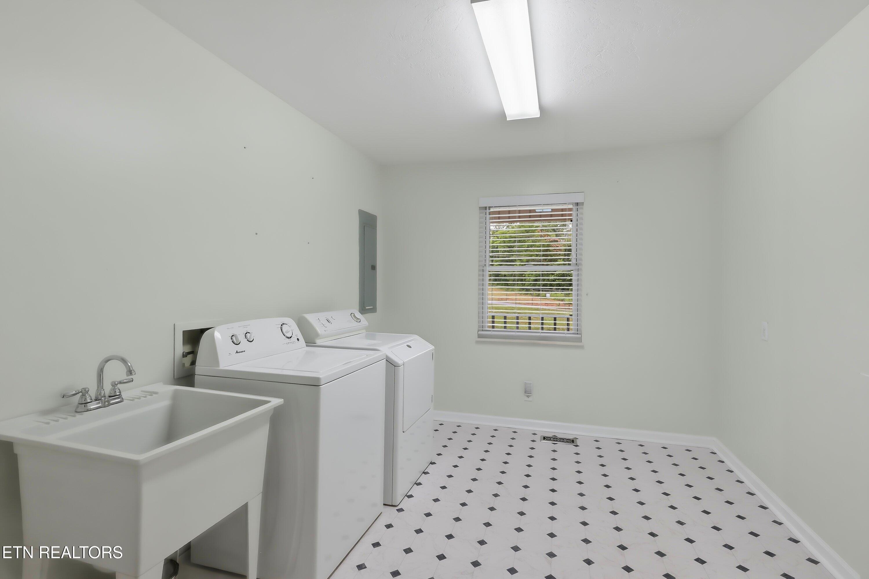 677 Bethel Road Clinton TN 37716