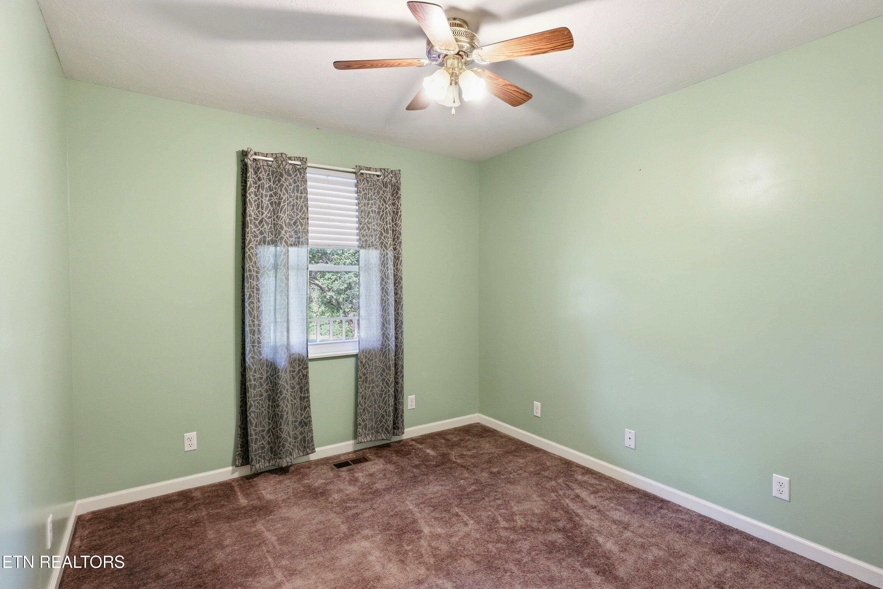 677 Bethel Road Clinton TN 37716