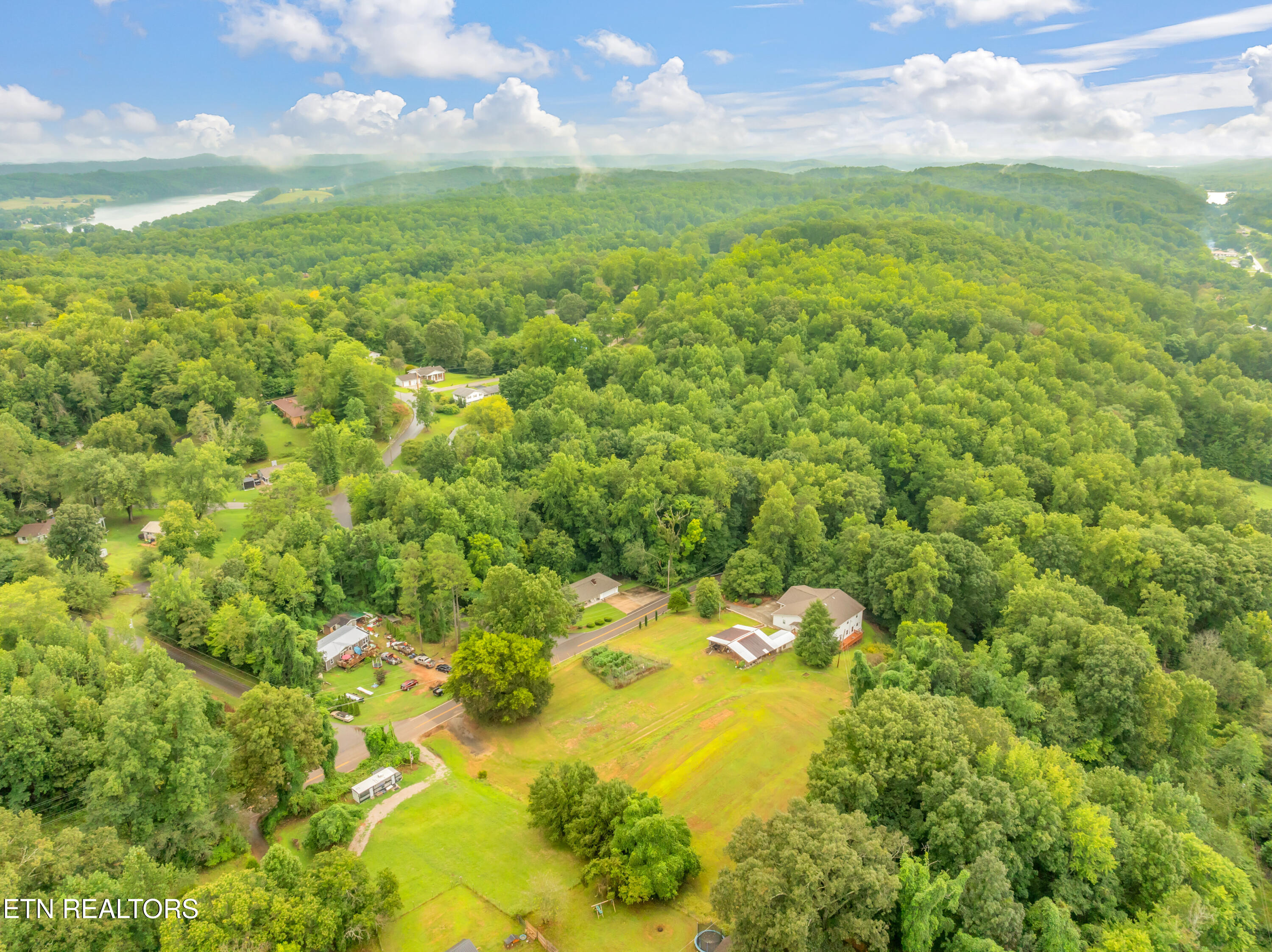 233 Duncan Hollow Road Harriman TN 37748