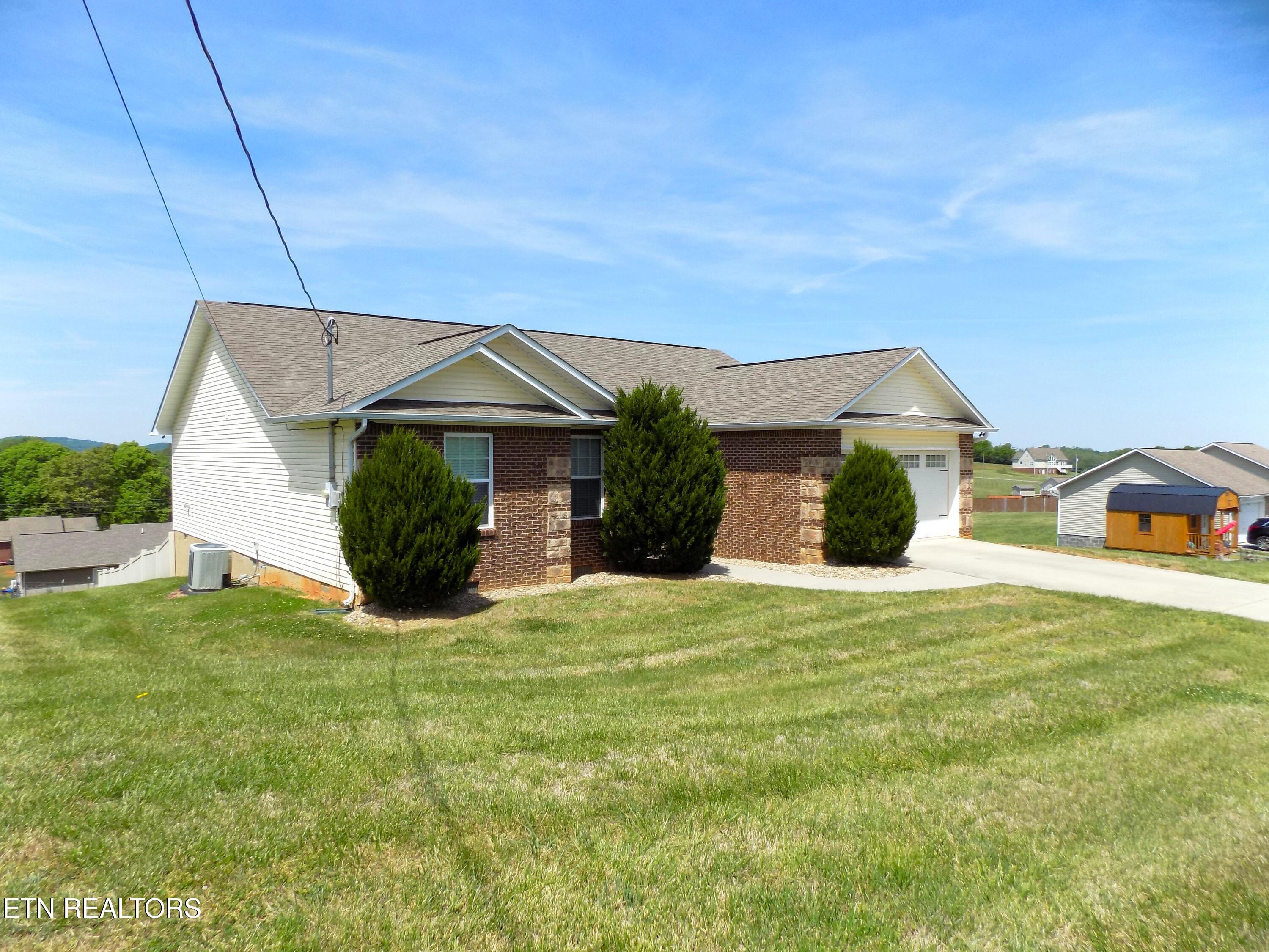 642 Privet Drive Dandridge TN 37725