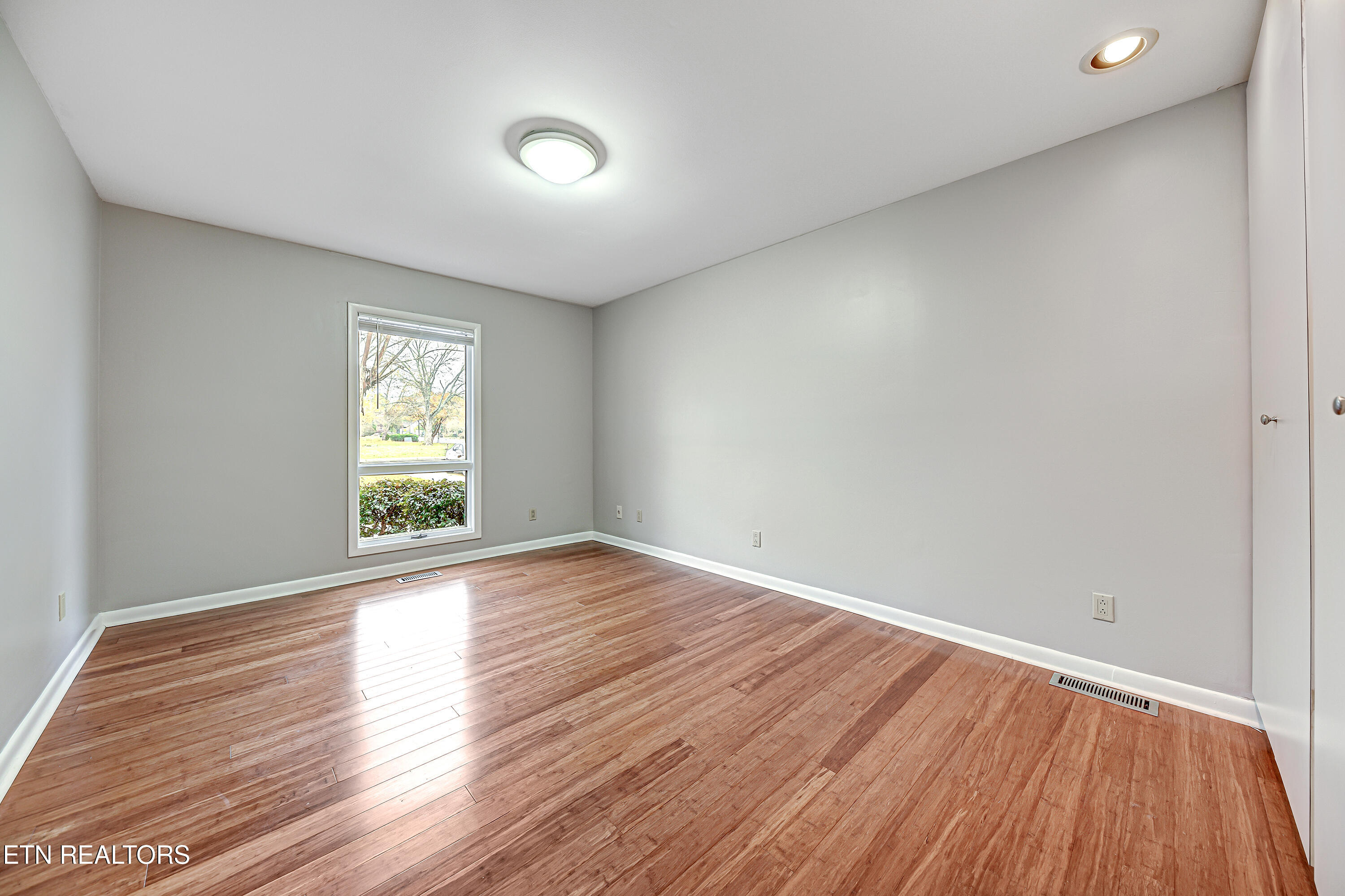 12013 N Fox Den Drive Knoxville TN 37934