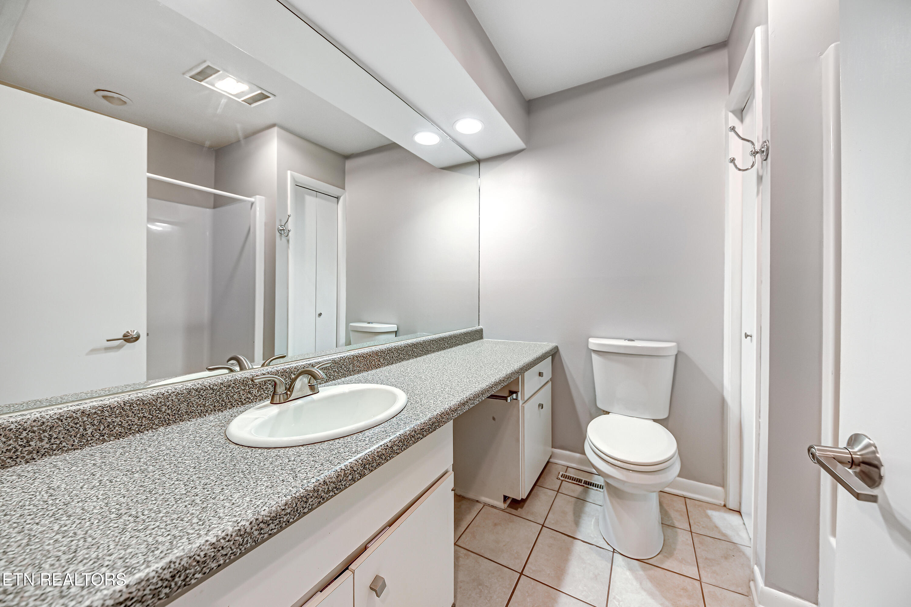 12013 N Fox Den Drive Knoxville TN 37934
