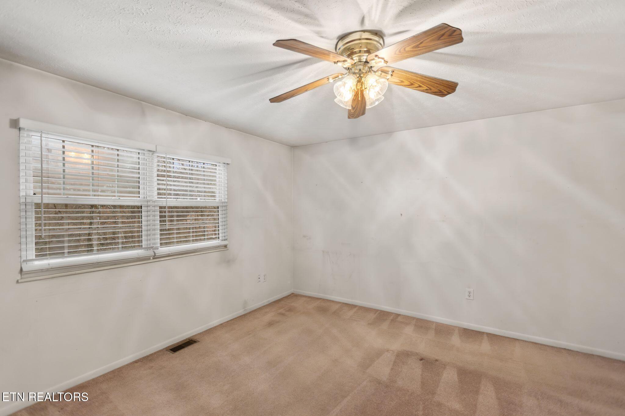 155 Chestnut Hill Road Harriman TN 37748