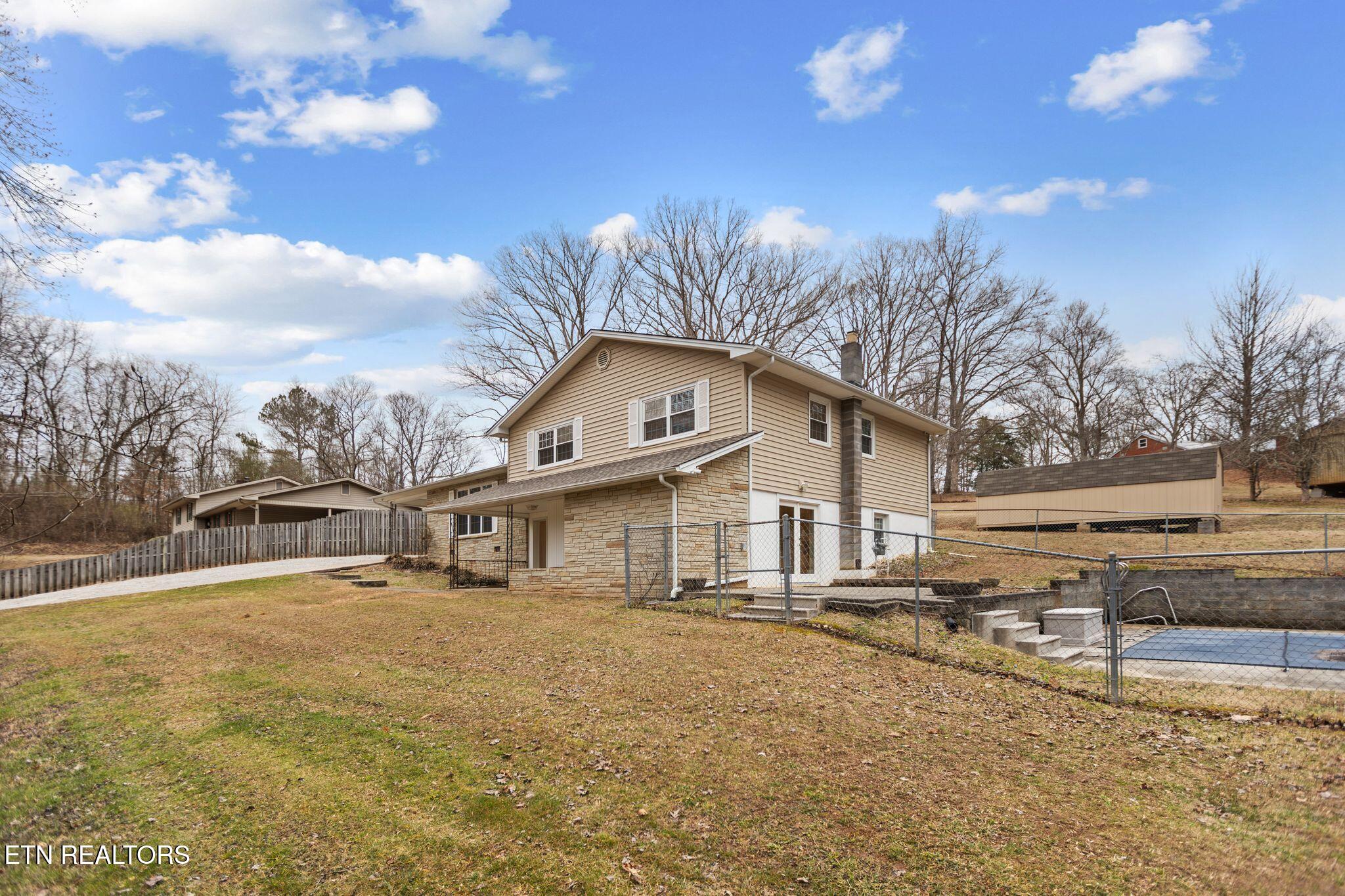 155 Chestnut Hill Road Harriman TN 37748
