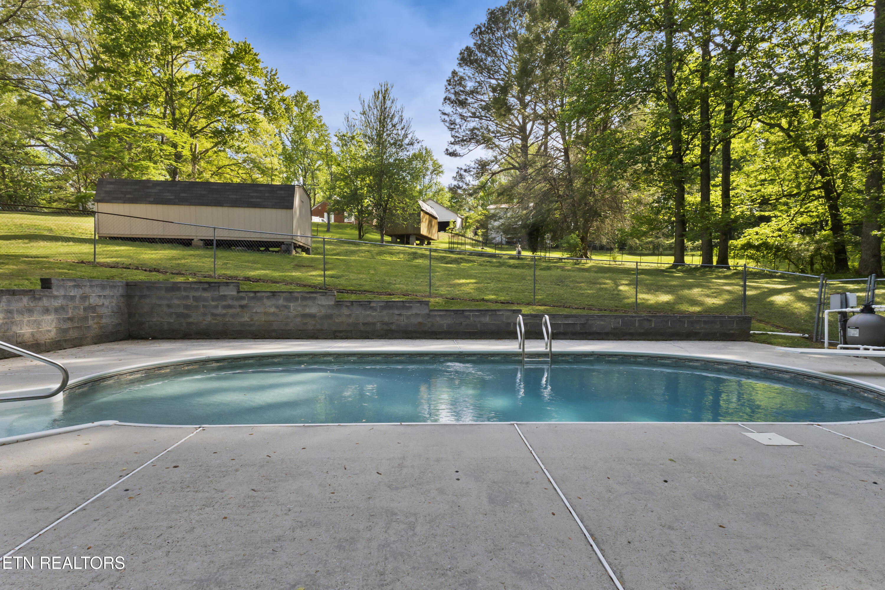 155 Chestnut Hill Road Harriman TN 37748