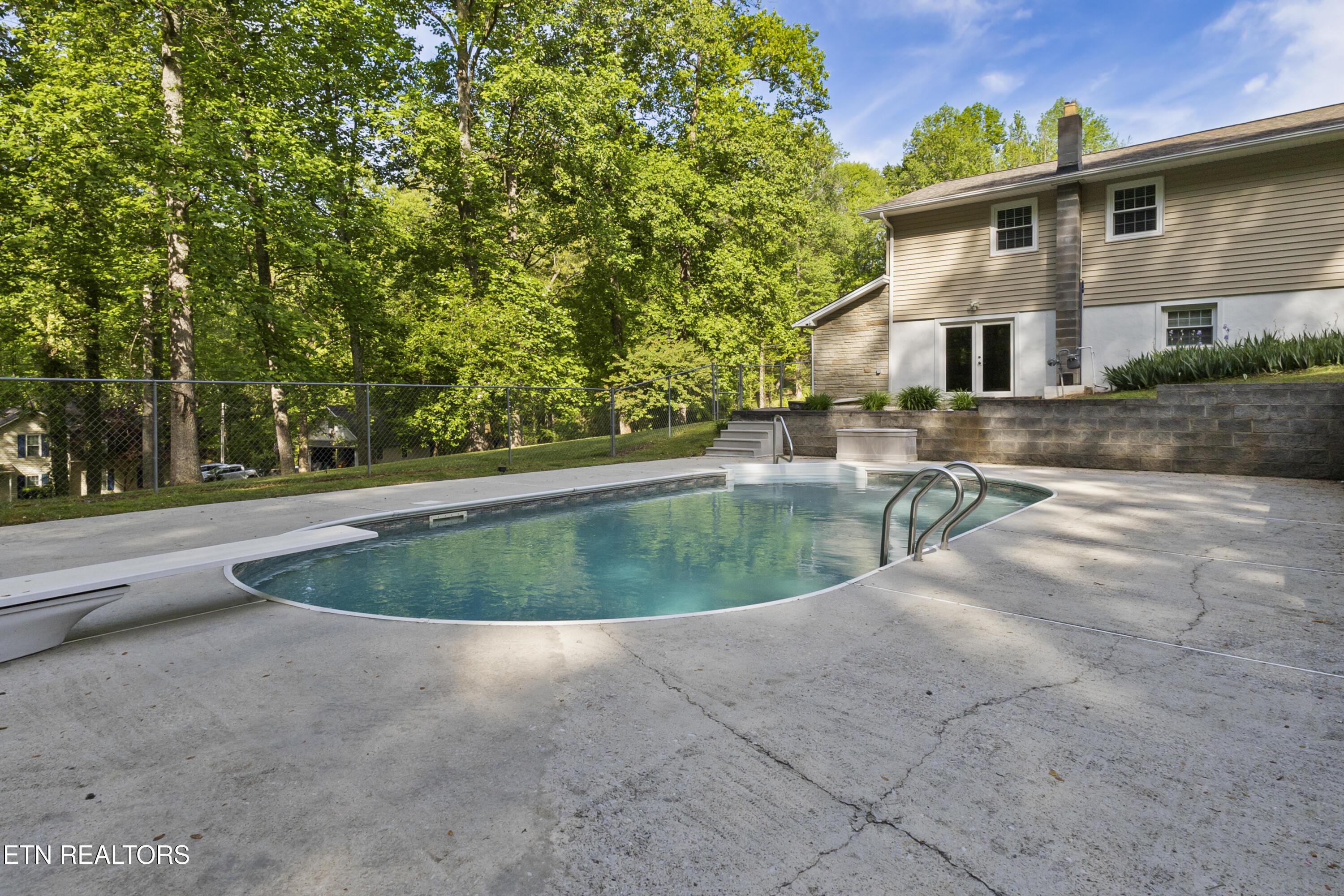 155 Chestnut Hill Road Harriman TN 37748