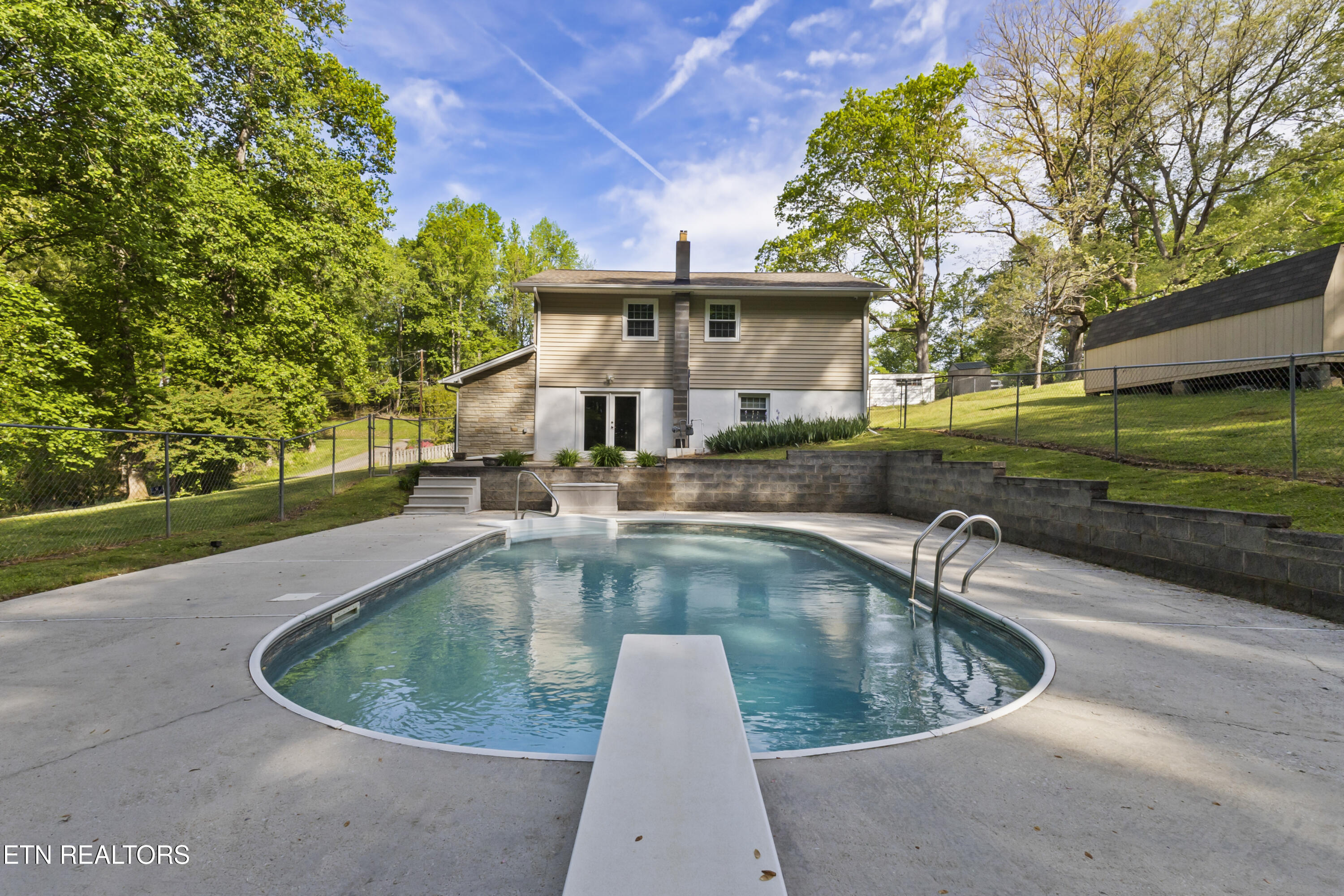 155 Chestnut Hill Road Harriman TN 37748