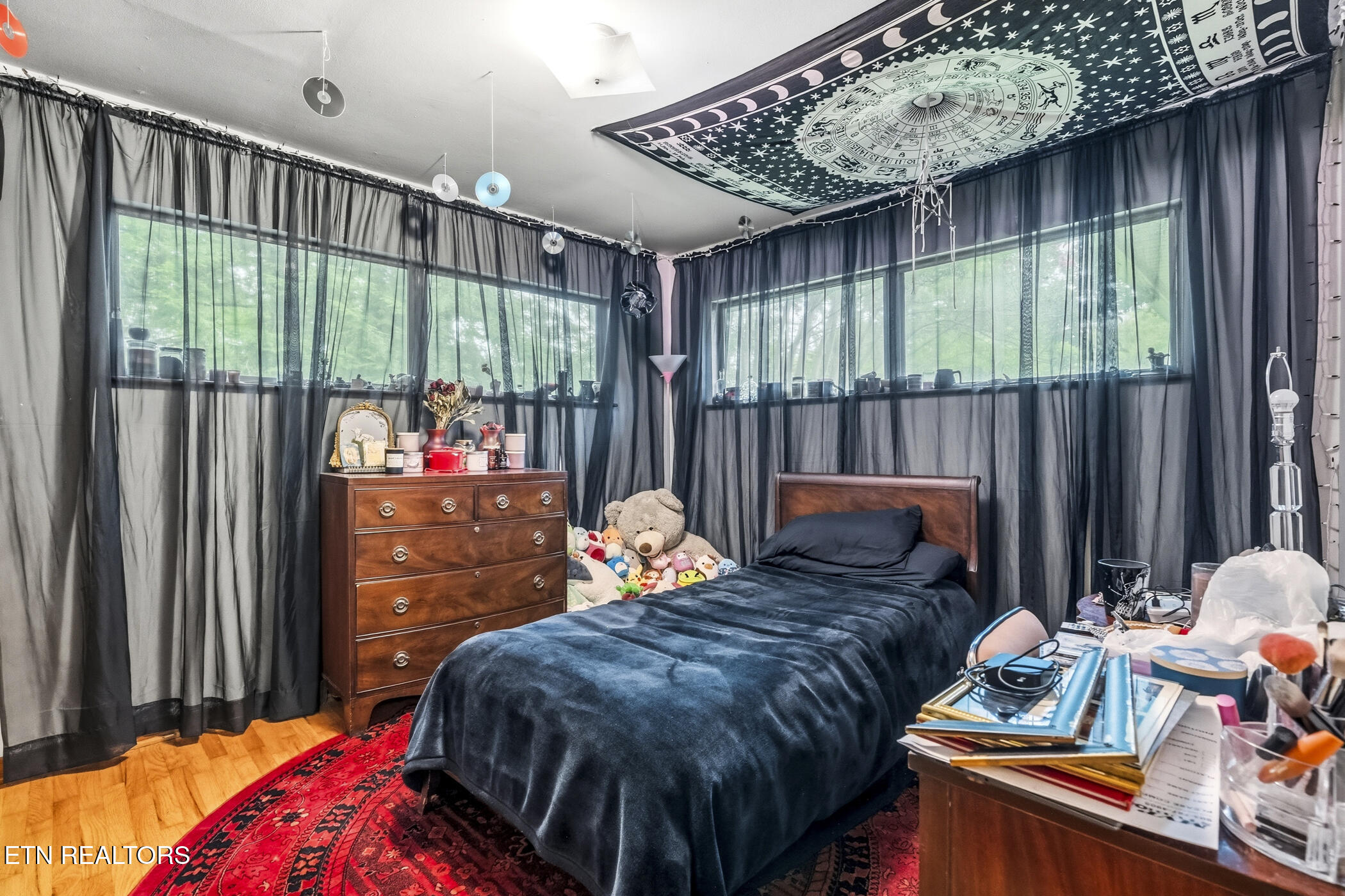 121 W Hutchinson Circle Oak Ridge TN 37830