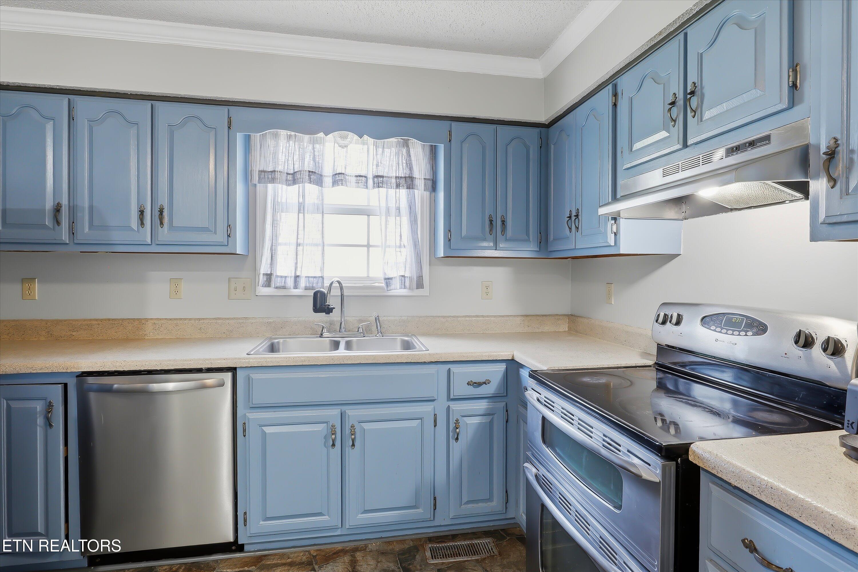 103 Ali Lane Jacksboro TN 37757