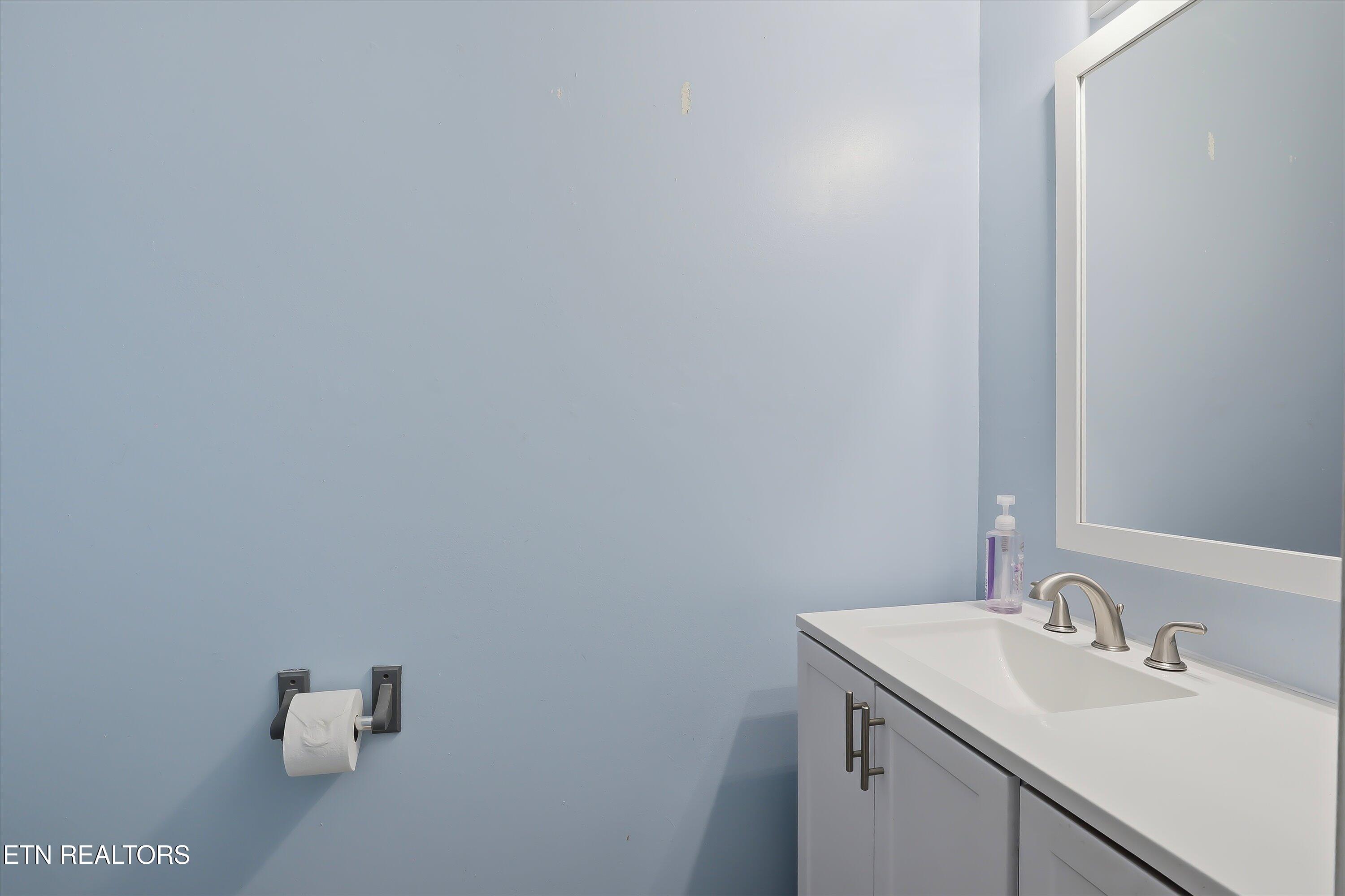 103 Ali Lane Jacksboro TN 37757