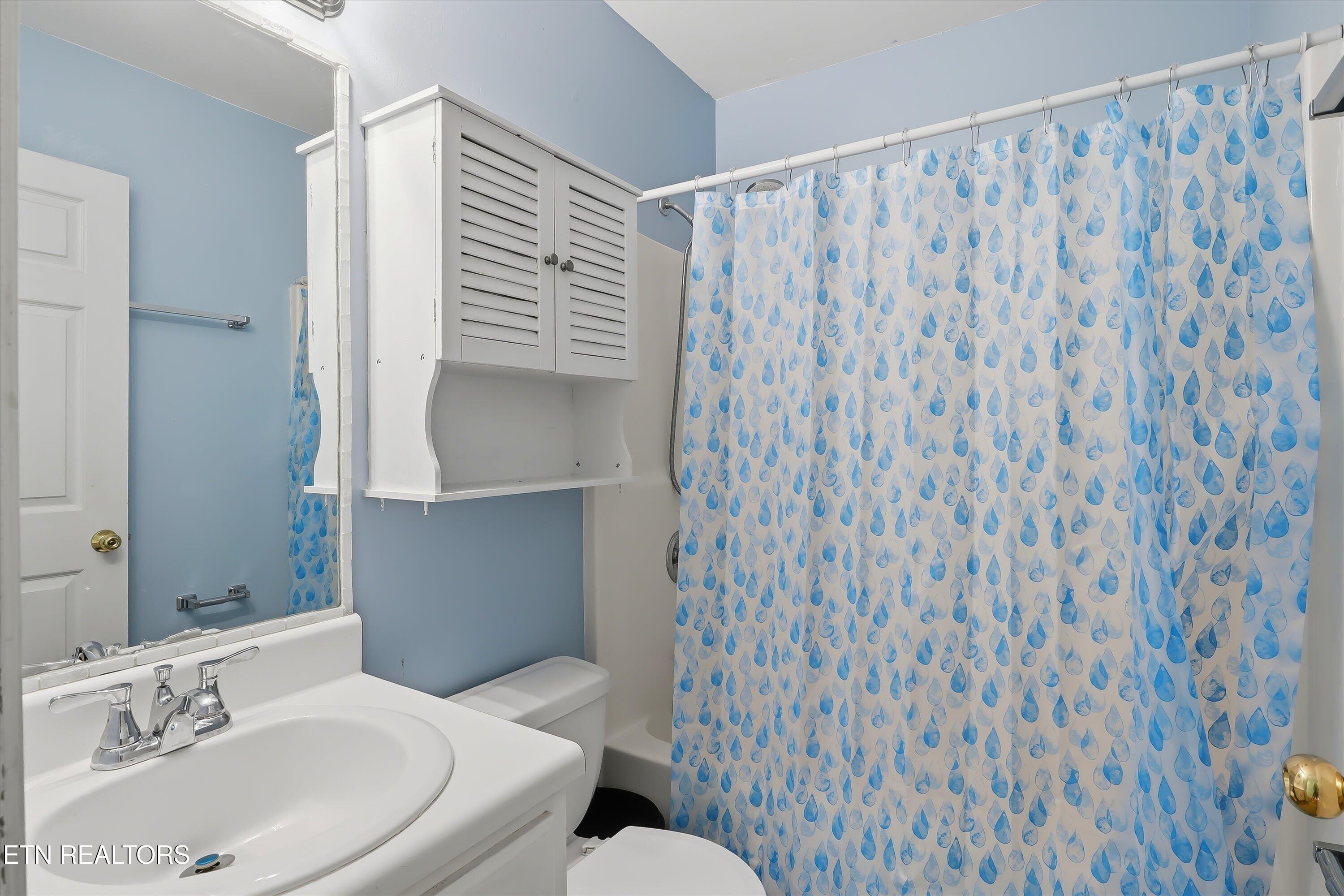 103 Ali Lane Jacksboro TN 37757