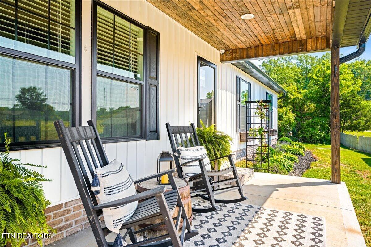 126 Zoe Circle Jacksboro TN 37757