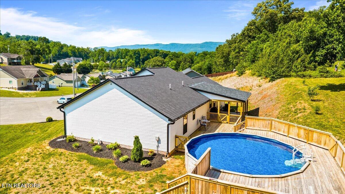 126 Zoe Circle Jacksboro TN 37757