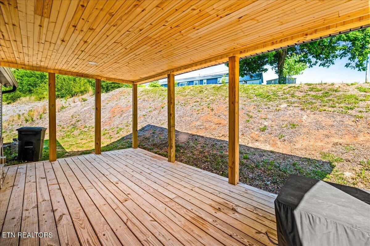 126 Zoe Circle Jacksboro TN 37757