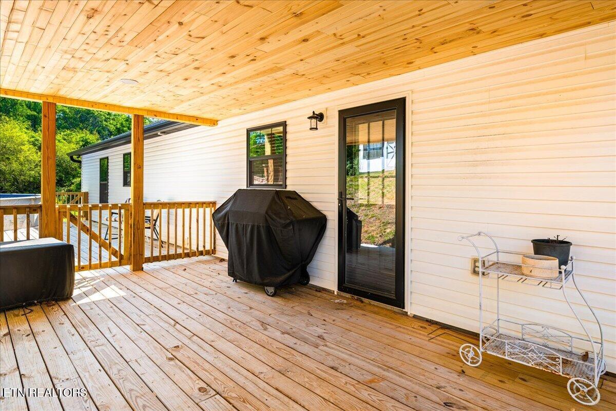 126 Zoe Circle Jacksboro TN 37757