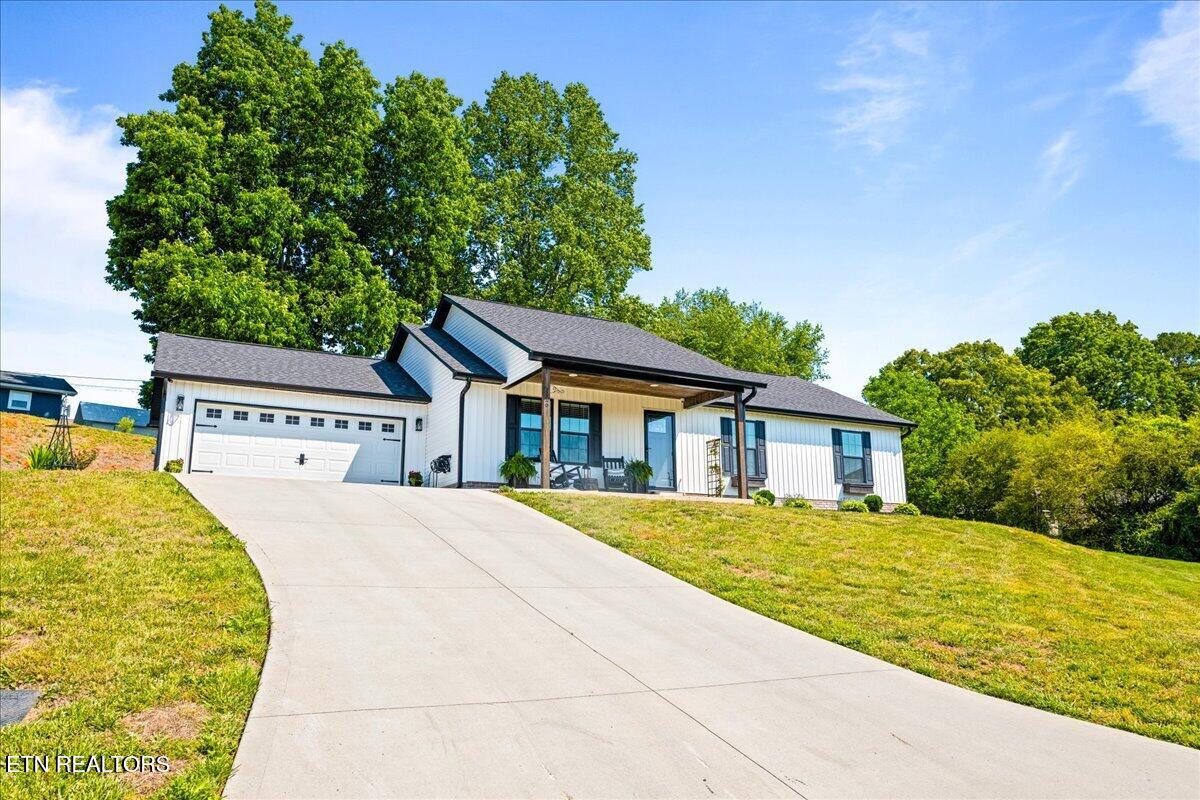 126 Zoe Circle Jacksboro TN 37757
