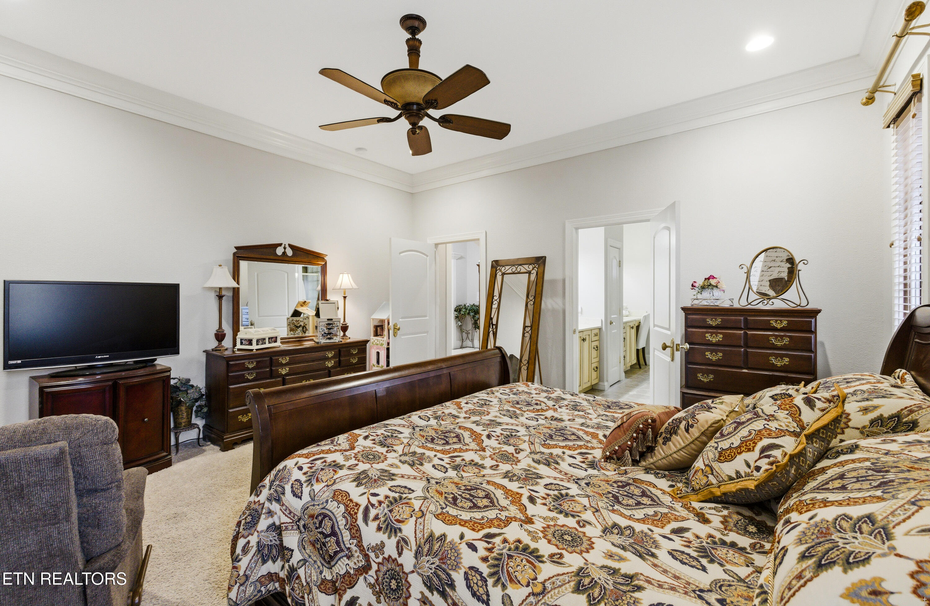 1818 Calgary Falls Lane Knoxville TN 37931
