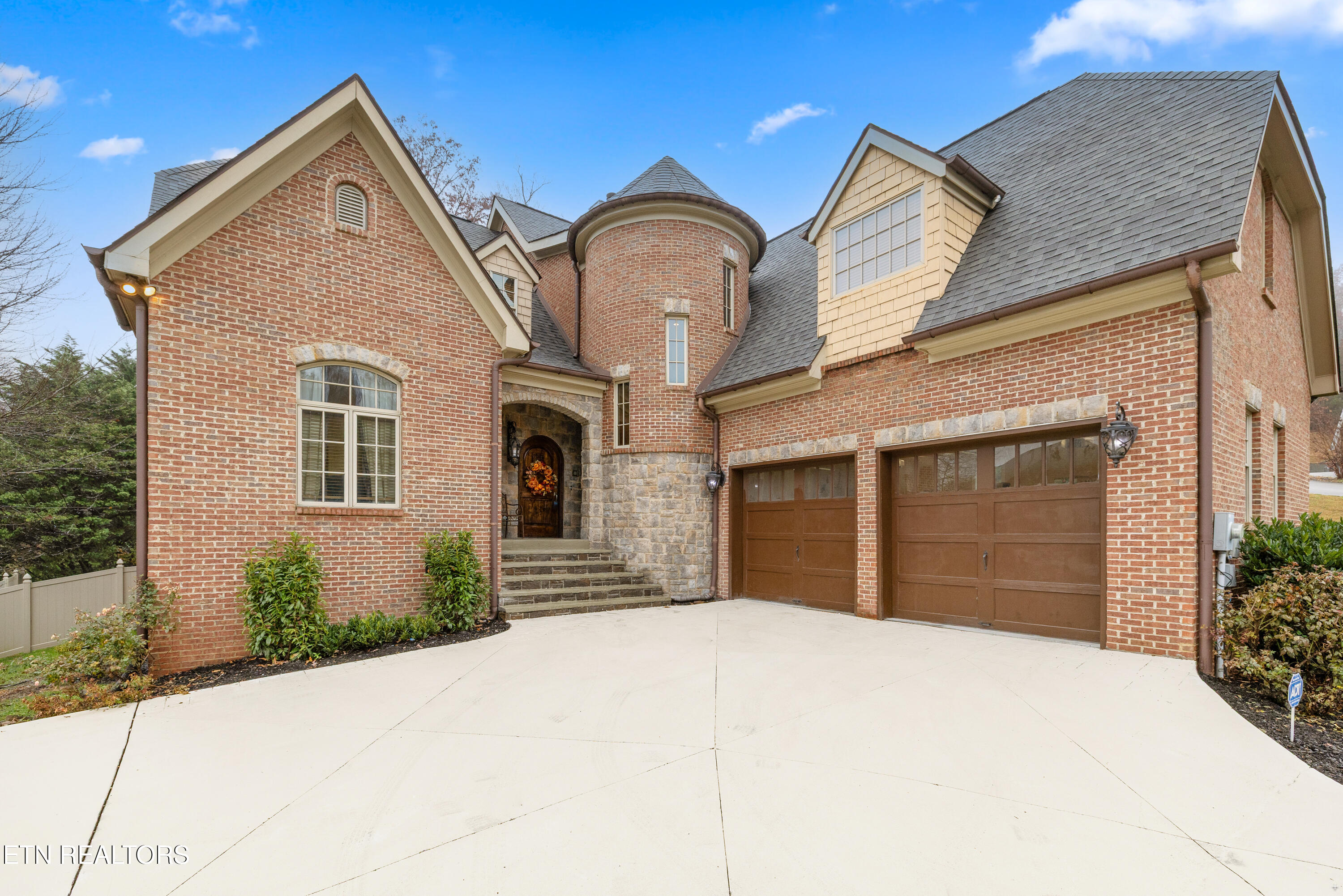 1818 Calgary Falls Lane Knoxville TN 37931
