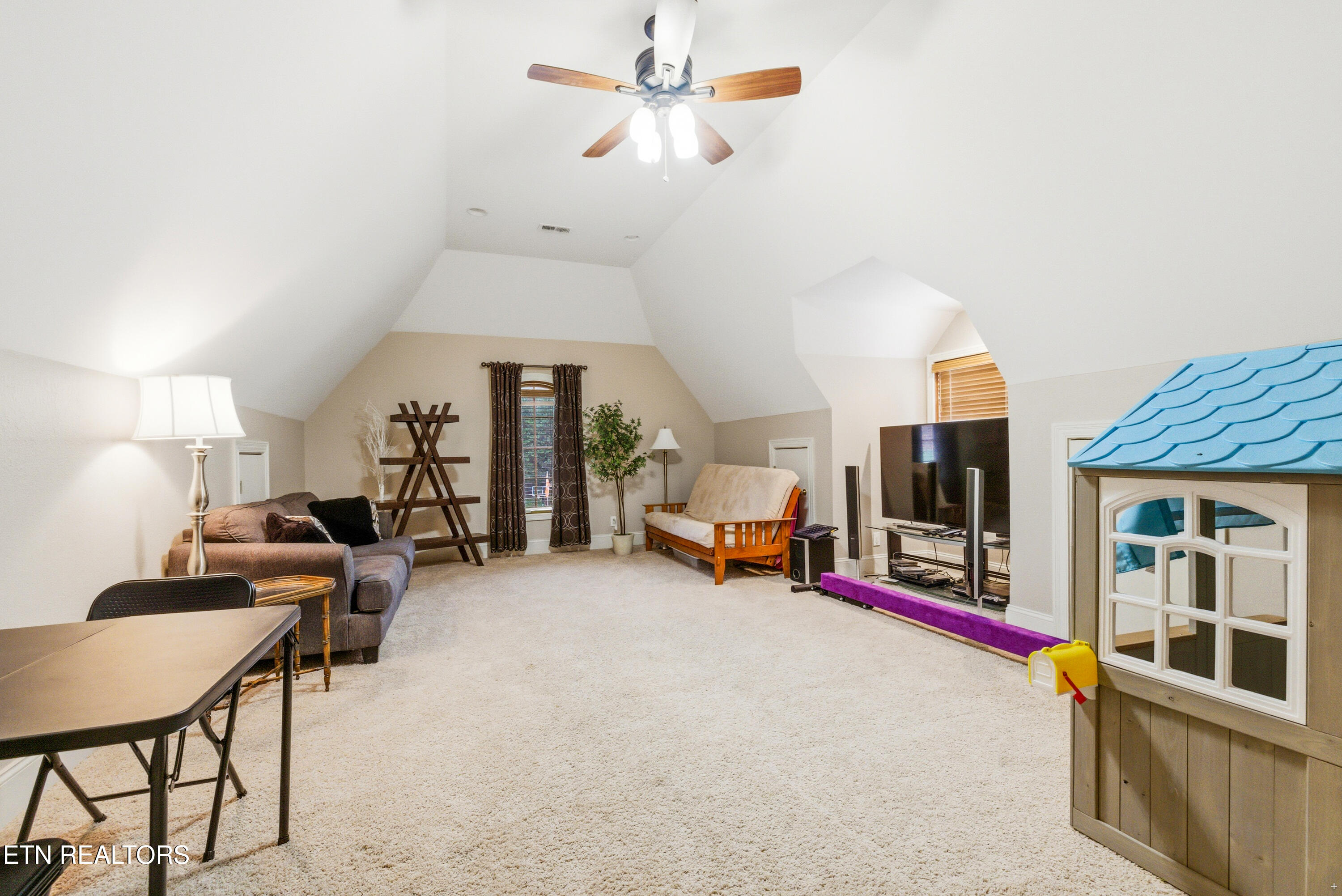 1818 Calgary Falls Lane Knoxville TN 37931