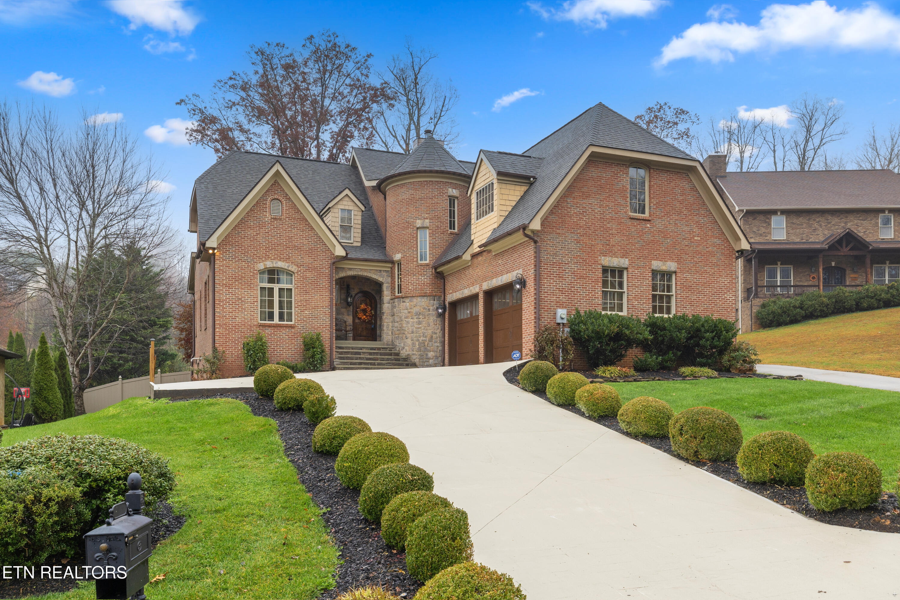1818 Calgary Falls Lane Knoxville TN 37931