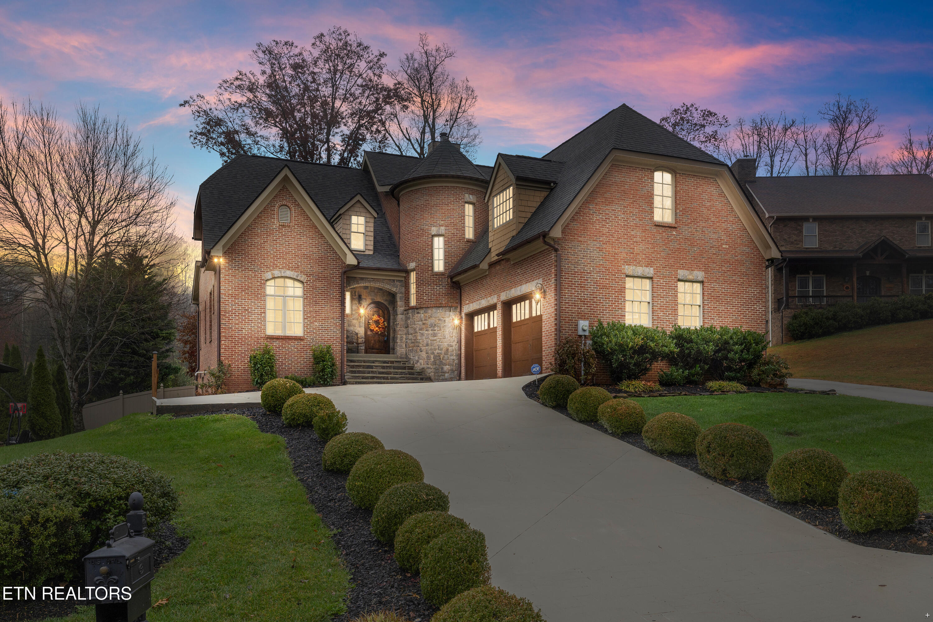 1818 Calgary Falls Lane Knoxville TN 37931