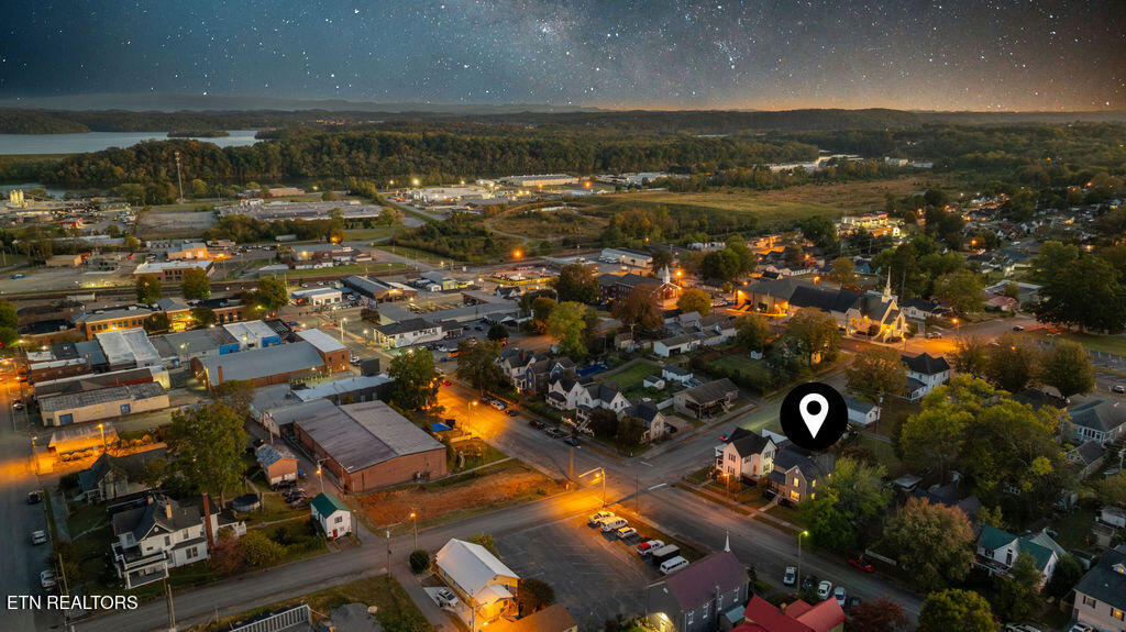 302 N B Street Lenoir City TN 37771