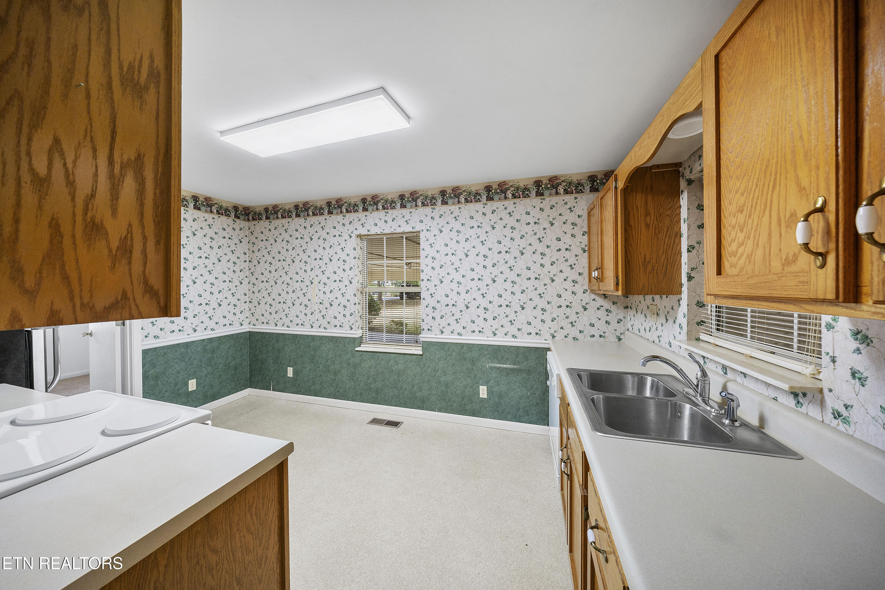 322 Oakdale Street Maryville TN 37801