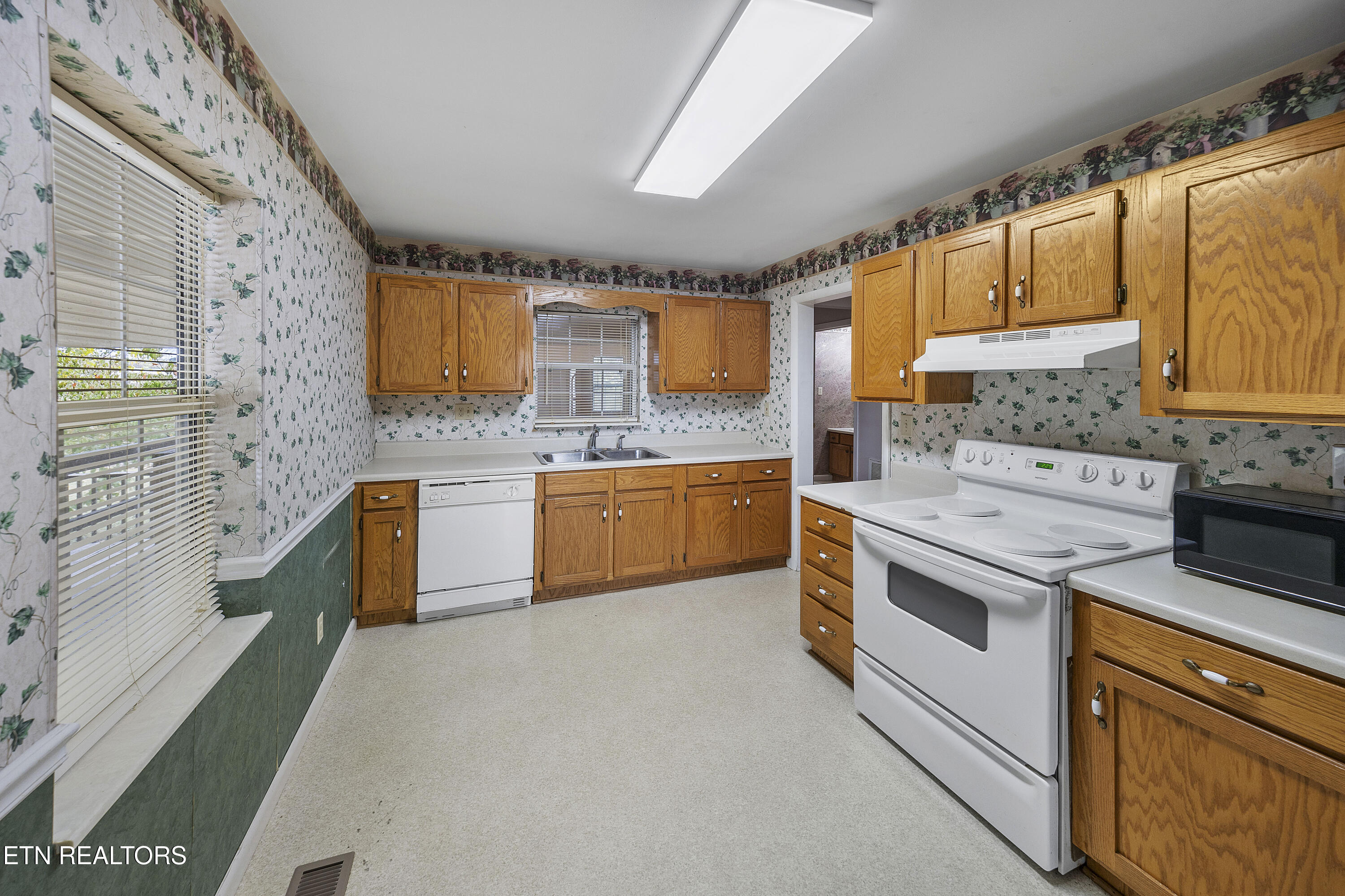 322 Oakdale Street Maryville TN 37801