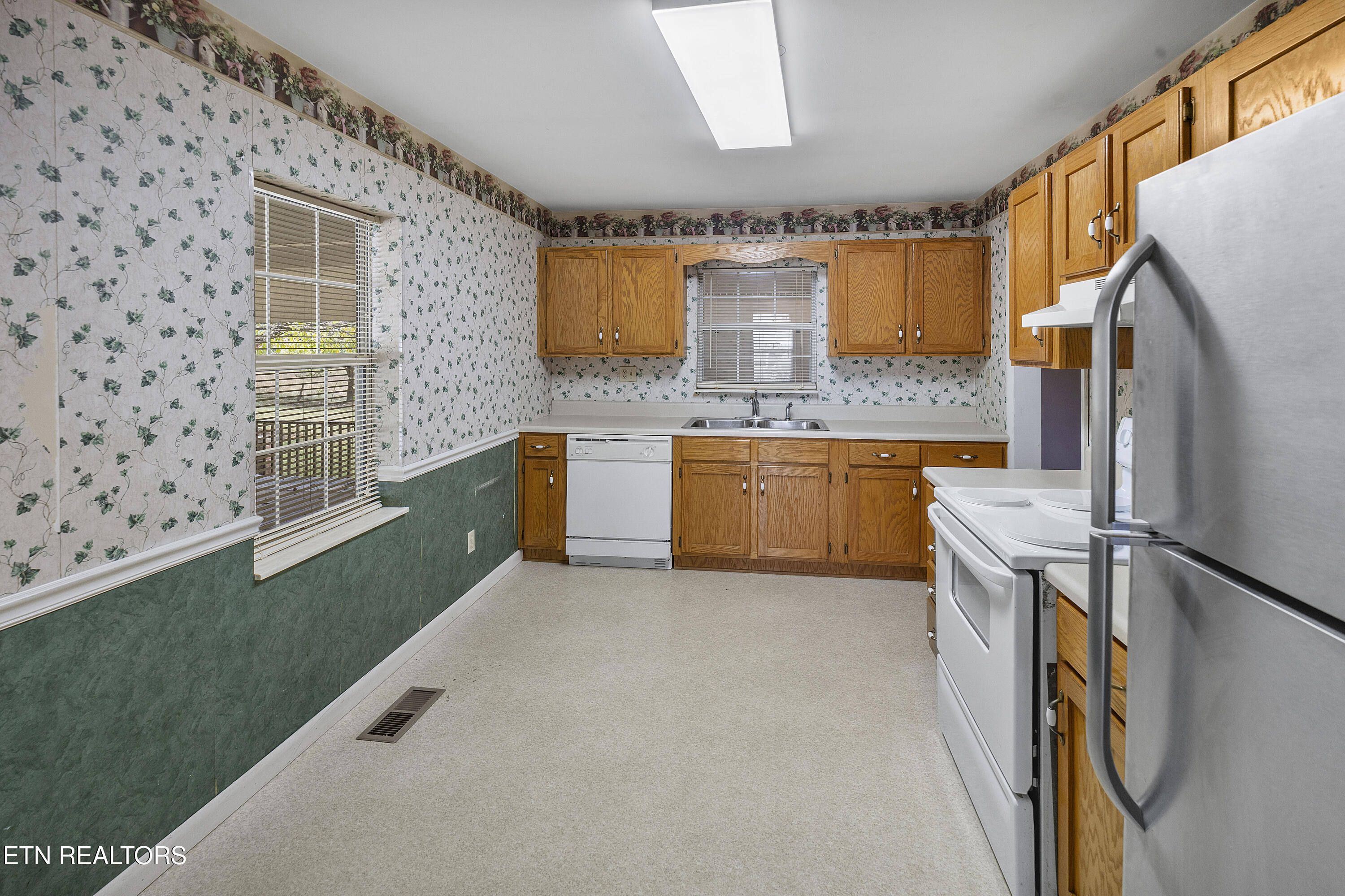 322 Oakdale Street Maryville TN 37801