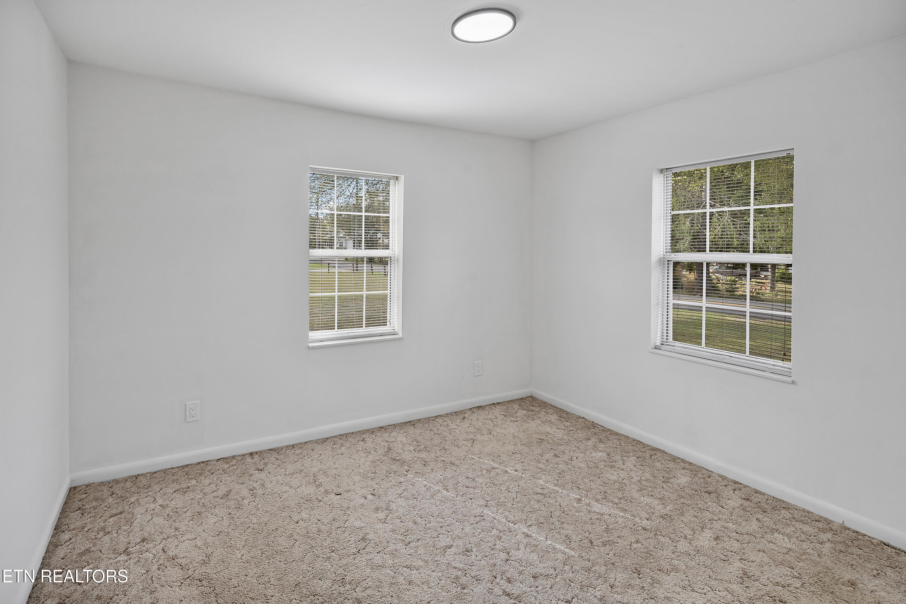 322 Oakdale Street Maryville TN 37801