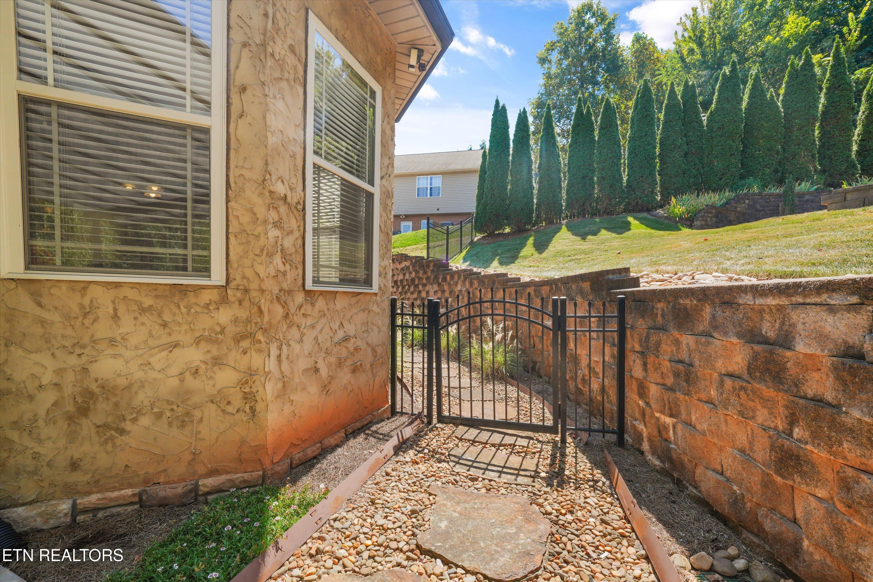 8121 Laurel Falls Lane Knoxville TN 37931